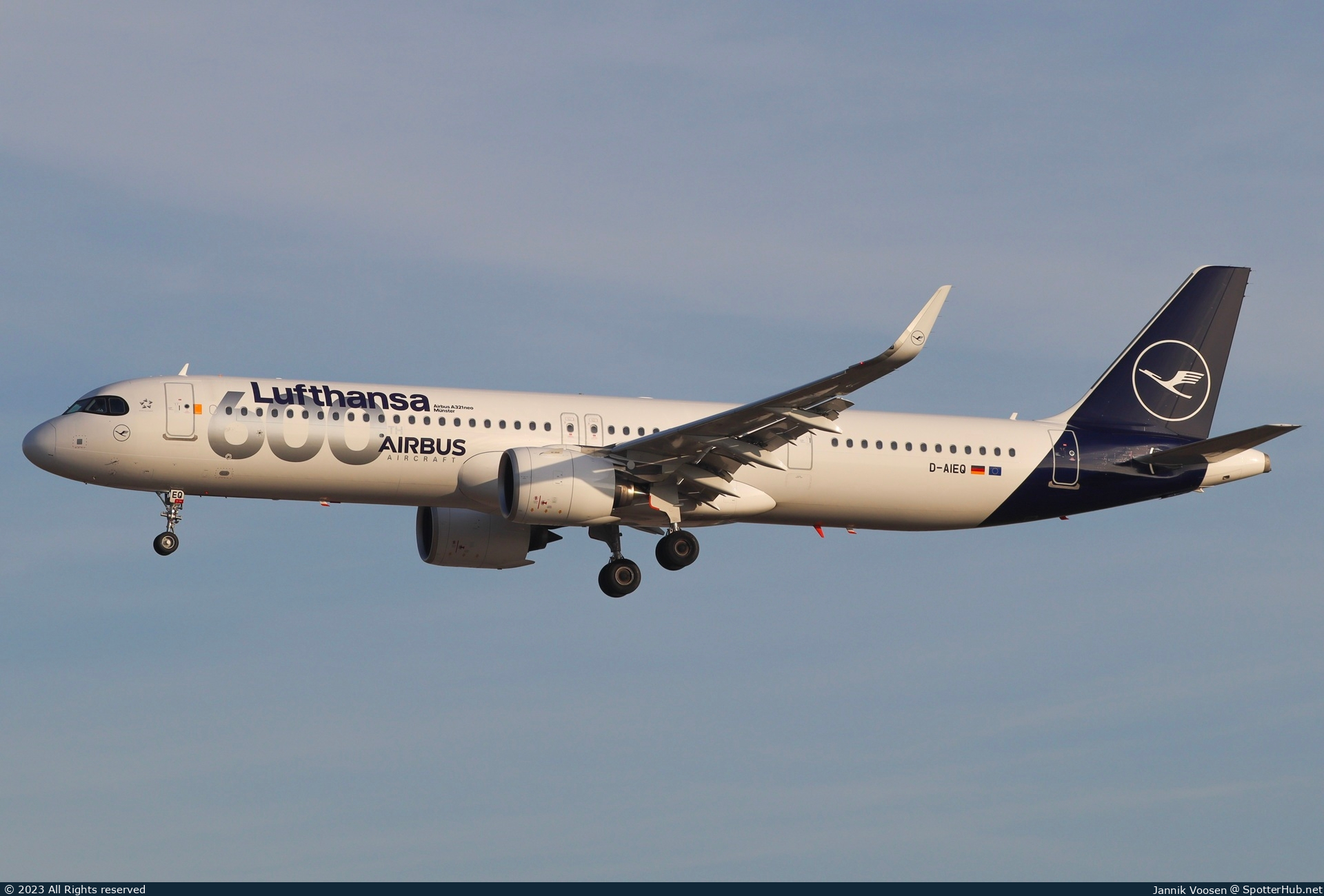 Photo of D-AIEQ - Airbus A321-271NX operated by Lufthansa