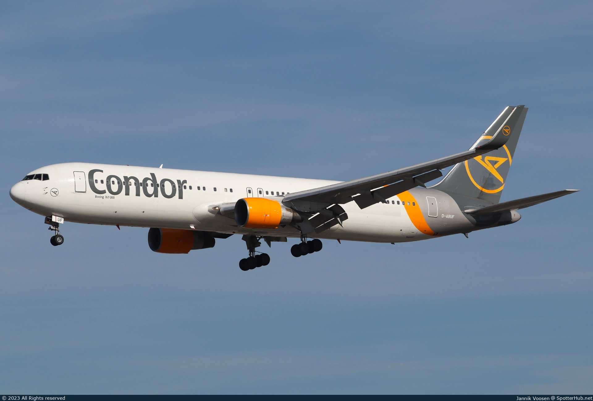 Photo of D-ABUF - Boeing 767-330(ER) operated by Condor