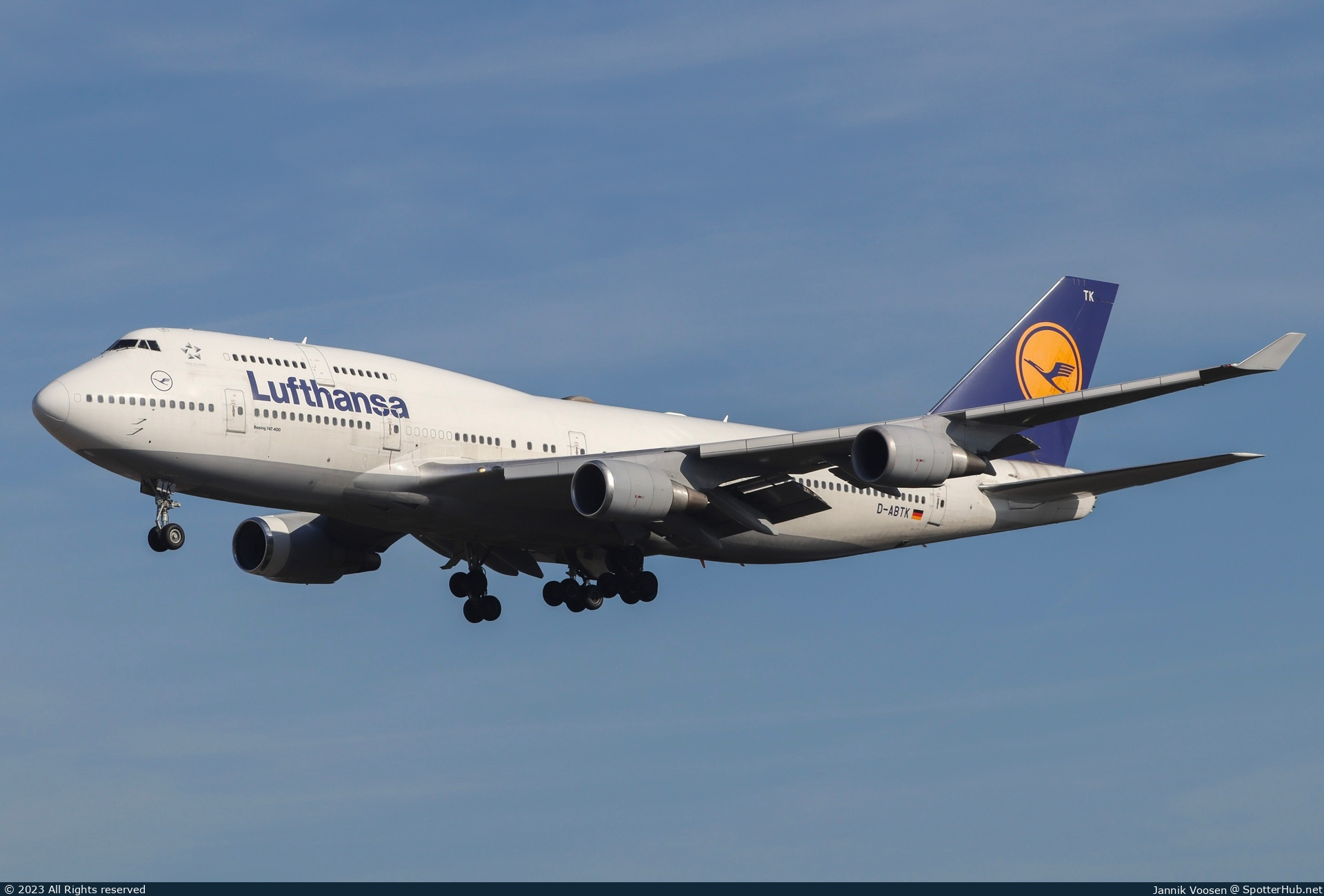 Photo of D-ABTK - Boeing 747-430 operated by Lufthansa
