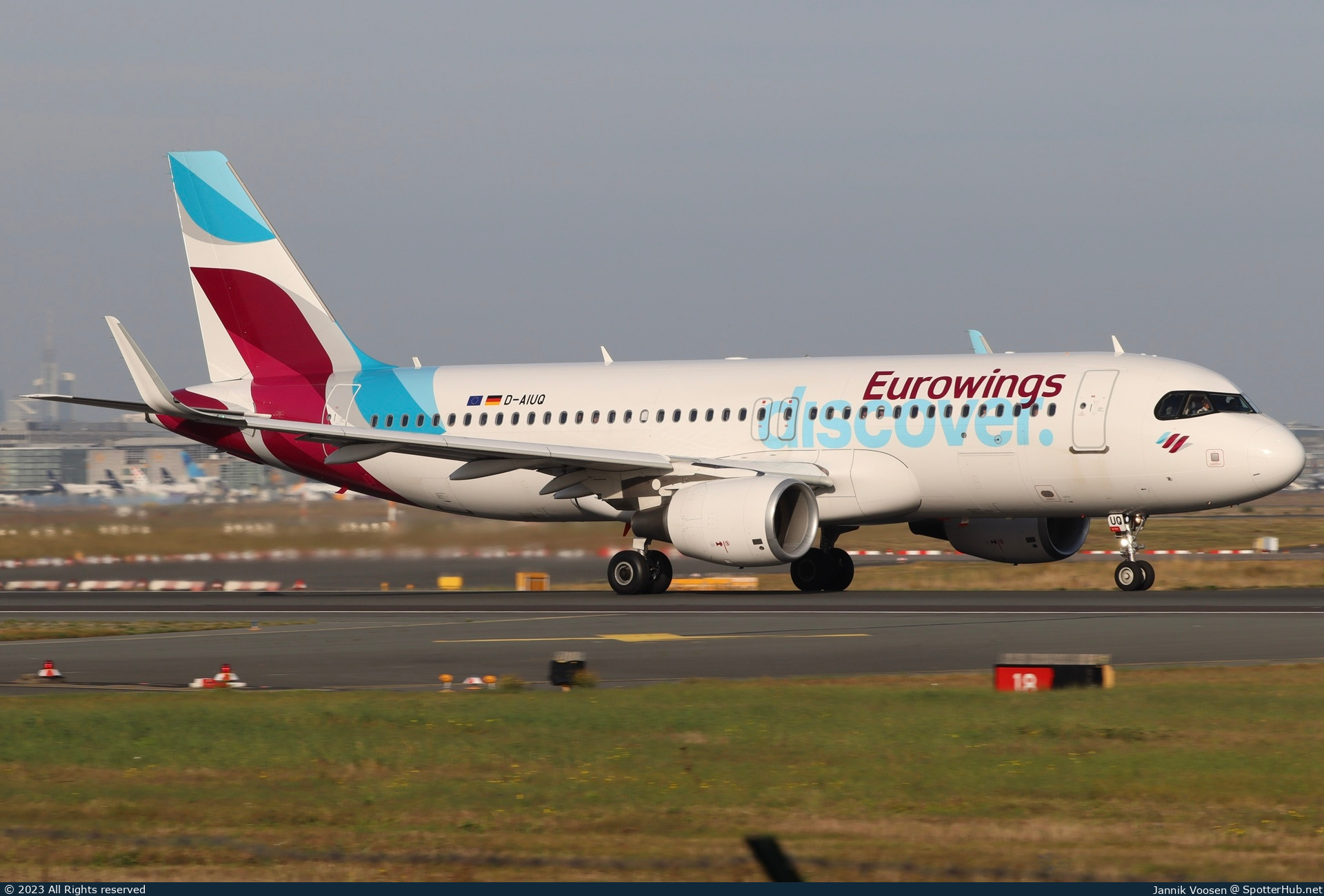 Photo of D-AIUQ - Airbus A320-214 operated by Eurowings Discover