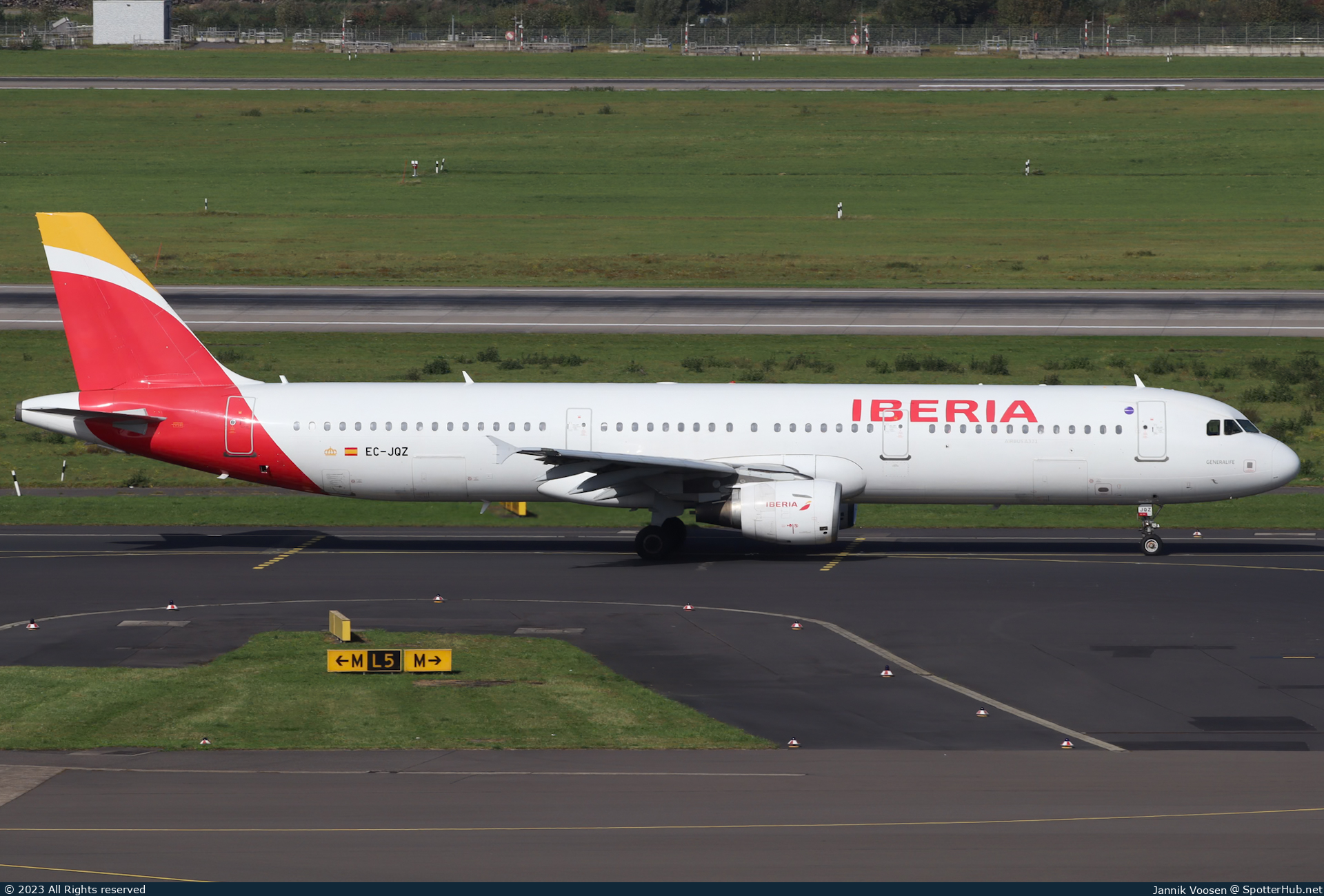 Photo of EC-JQZ - Airbus A321-212 operated by Iberia