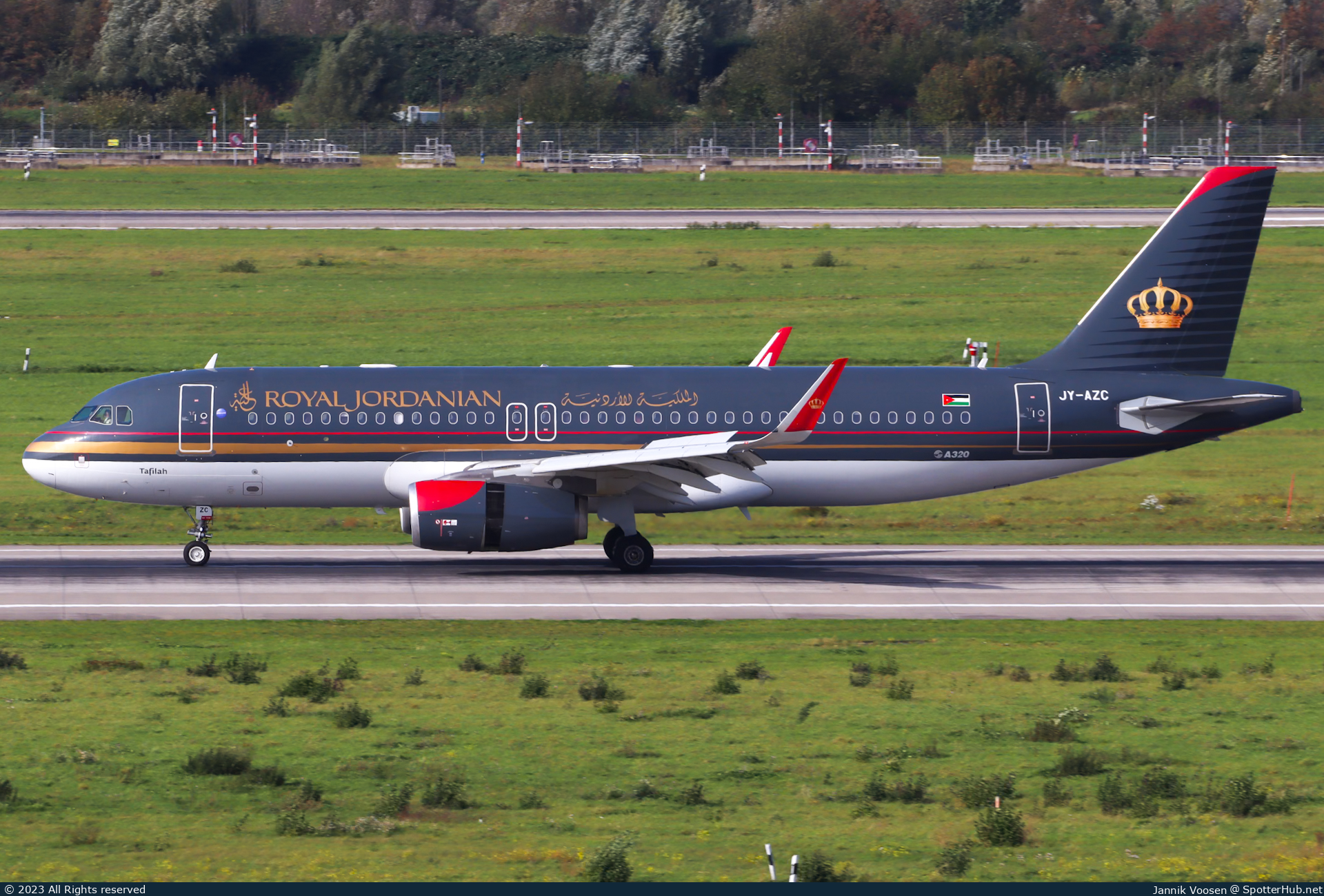 Photo of JY-AZC - Airbus A320-232 operated by Royal Jordanian Airlines
