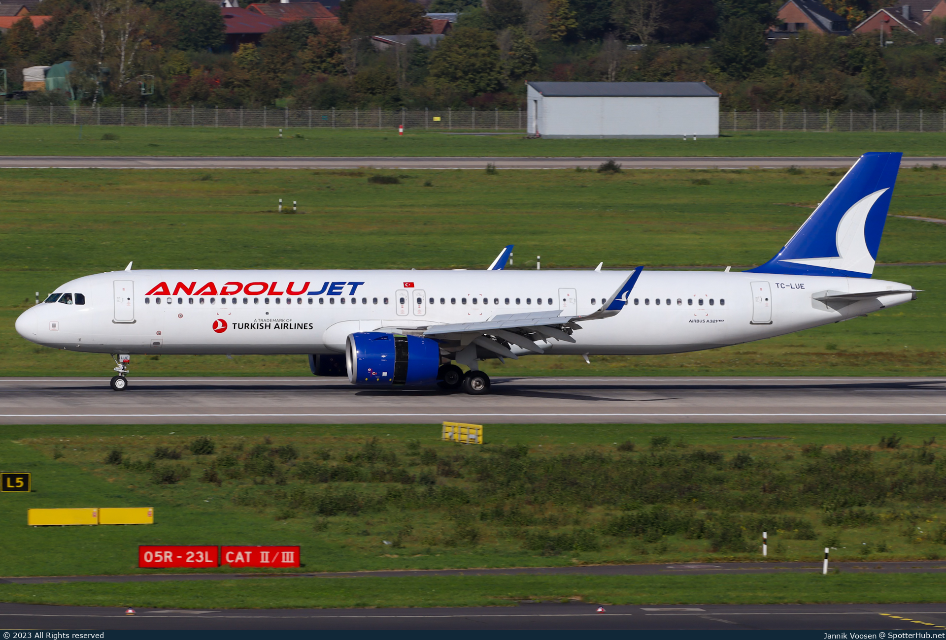 Photo of TC-LUE - Airbus A321-271NX operated by AnadoluJet