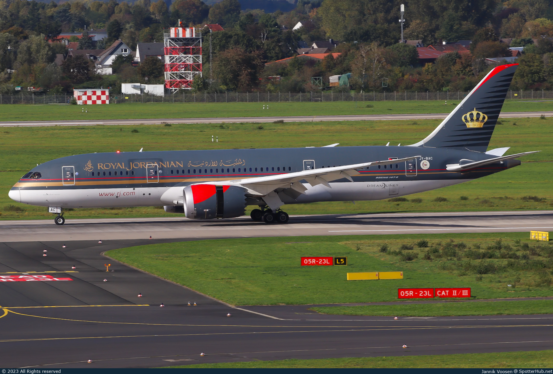 Photo of JY-BAC - Boeing 787-8 Dreamliner operated by Royal Jordanian Airlines