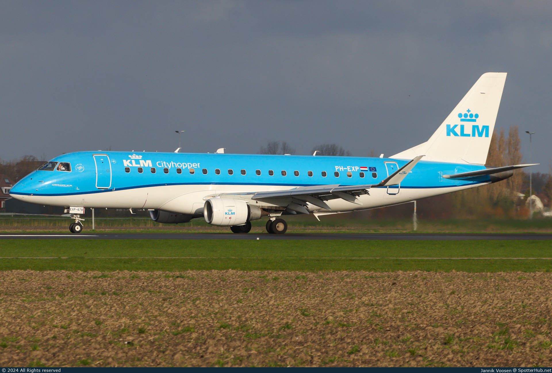 Photo of PH-EXP - Embraer ERJ-175STD operated by KLM Cityhopper