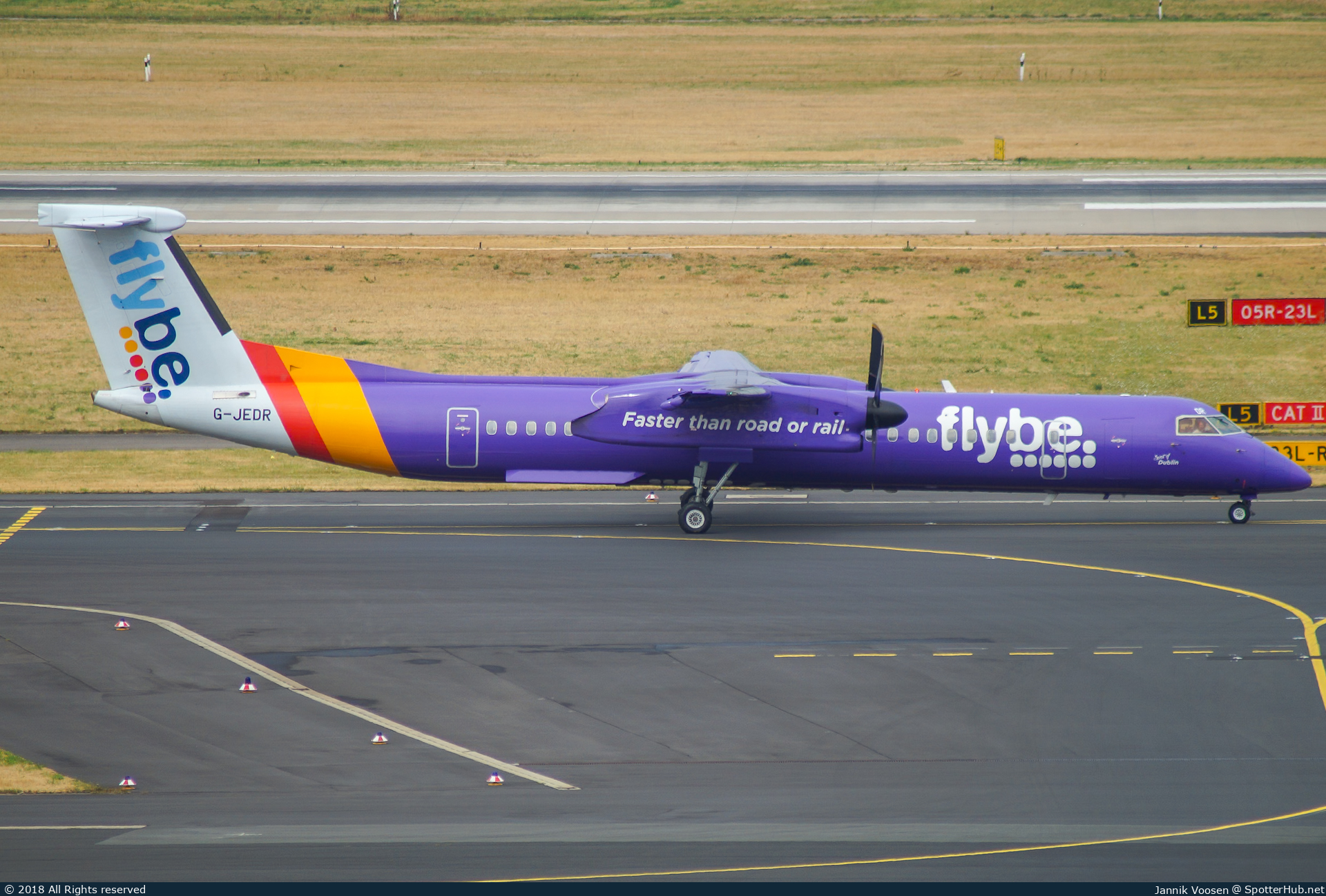 Photo of G-JEDR - Bombardier DHC-8-402 Dash 8 Q400 operated by flybe