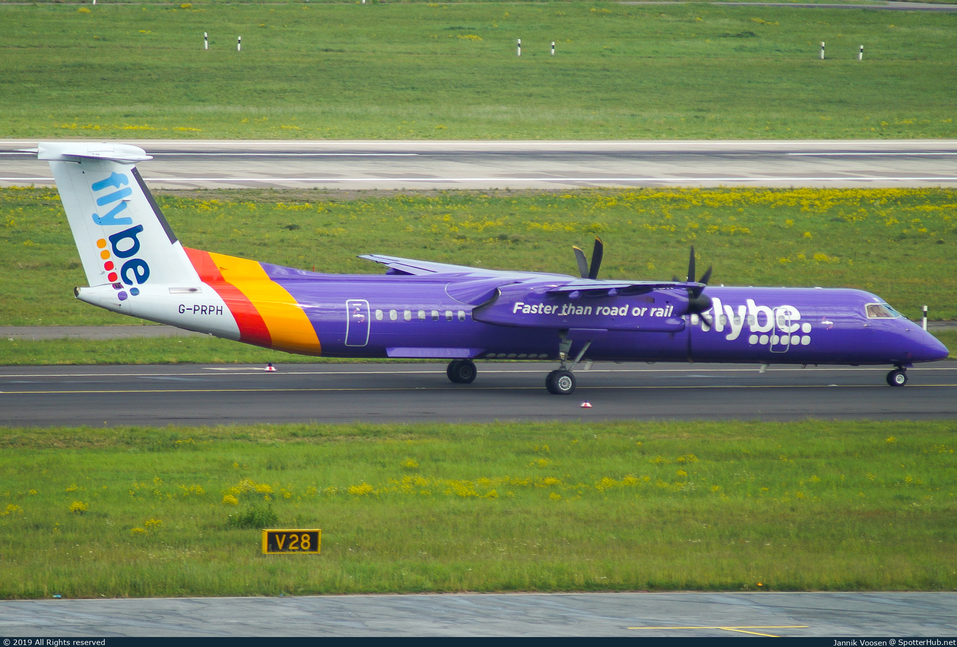 Photo of G-PRPH - Bombardier DHC-8-402 Dash 8 Q400 operated by flybe
