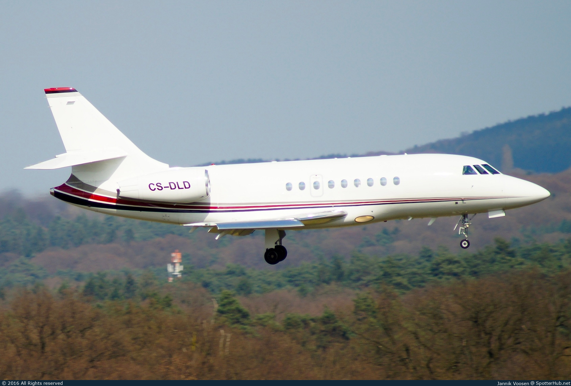 Photo of CS-DLD - Dassault Falcon 2000EX operated by NetJets Europe