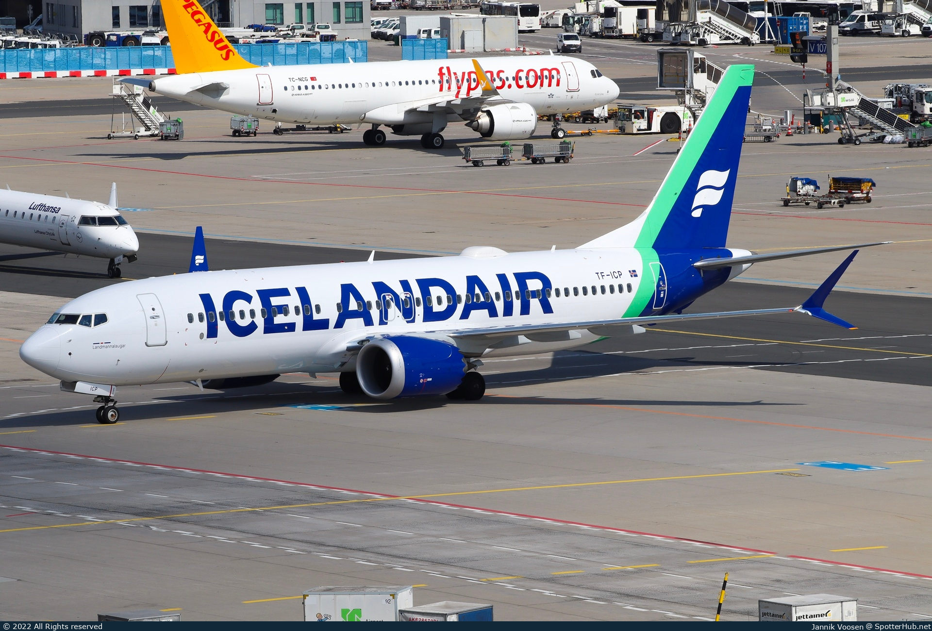Photo of TF-ICP - Boeing 737 MAX 8 operated by Icelandair