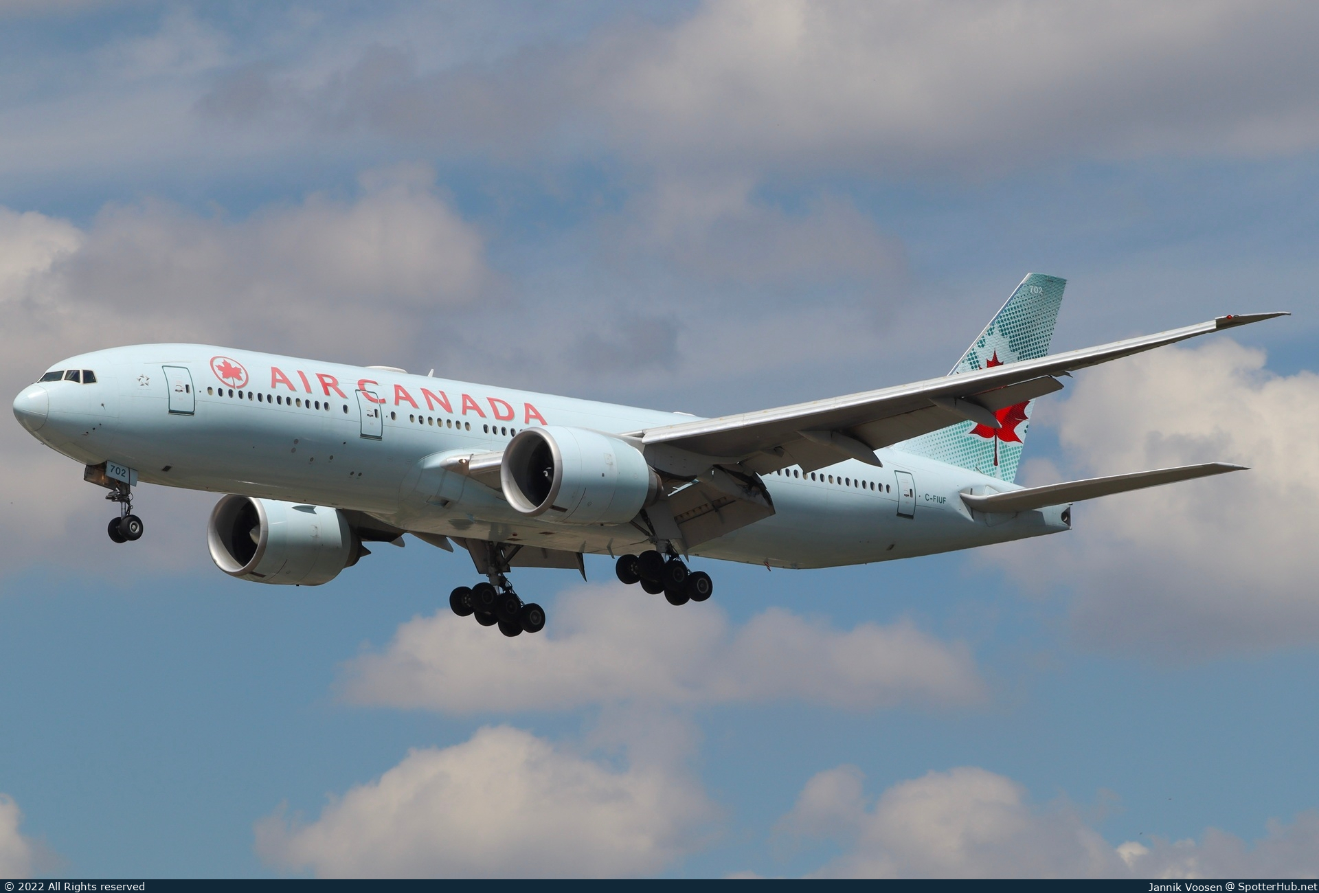 Photo of C-FIUF - Boeing 777-233(LR) operated by Air Canada