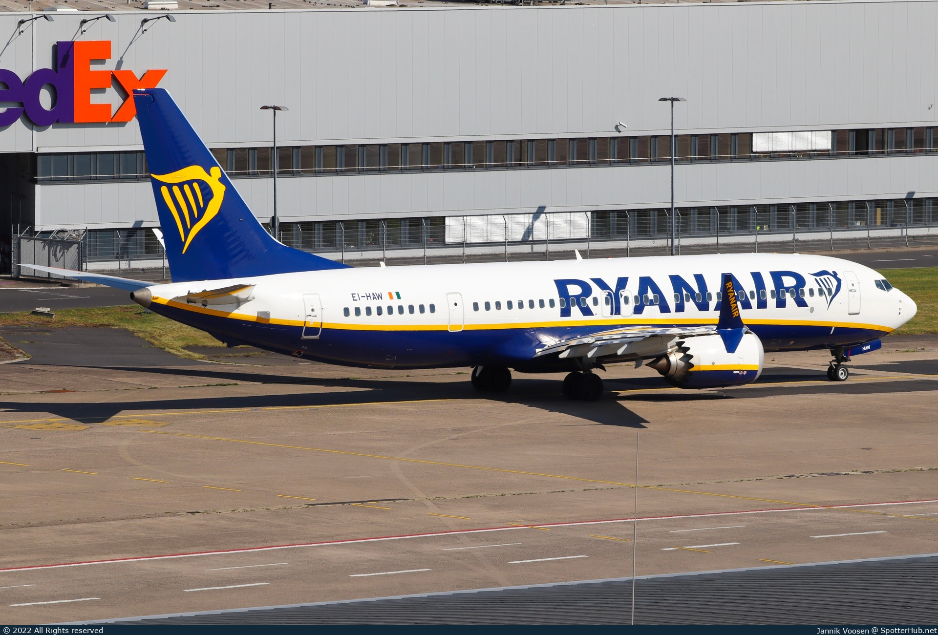 Photo of EI-HAW - Boeing 737 MAX 8-200 operated by Ryanair