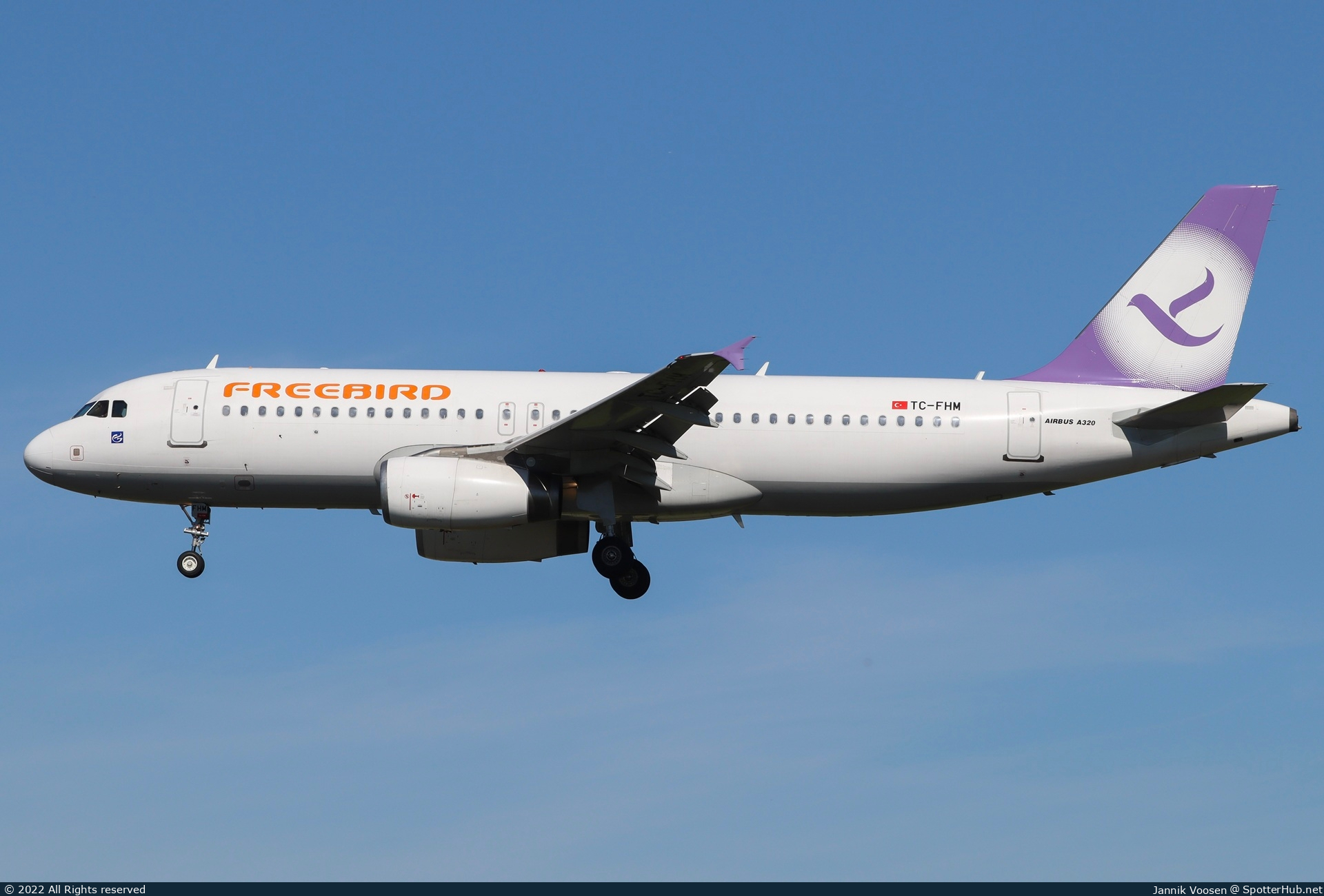 Photo of TC-FHM - Airbus A320-232 operated by Freebird Airlines