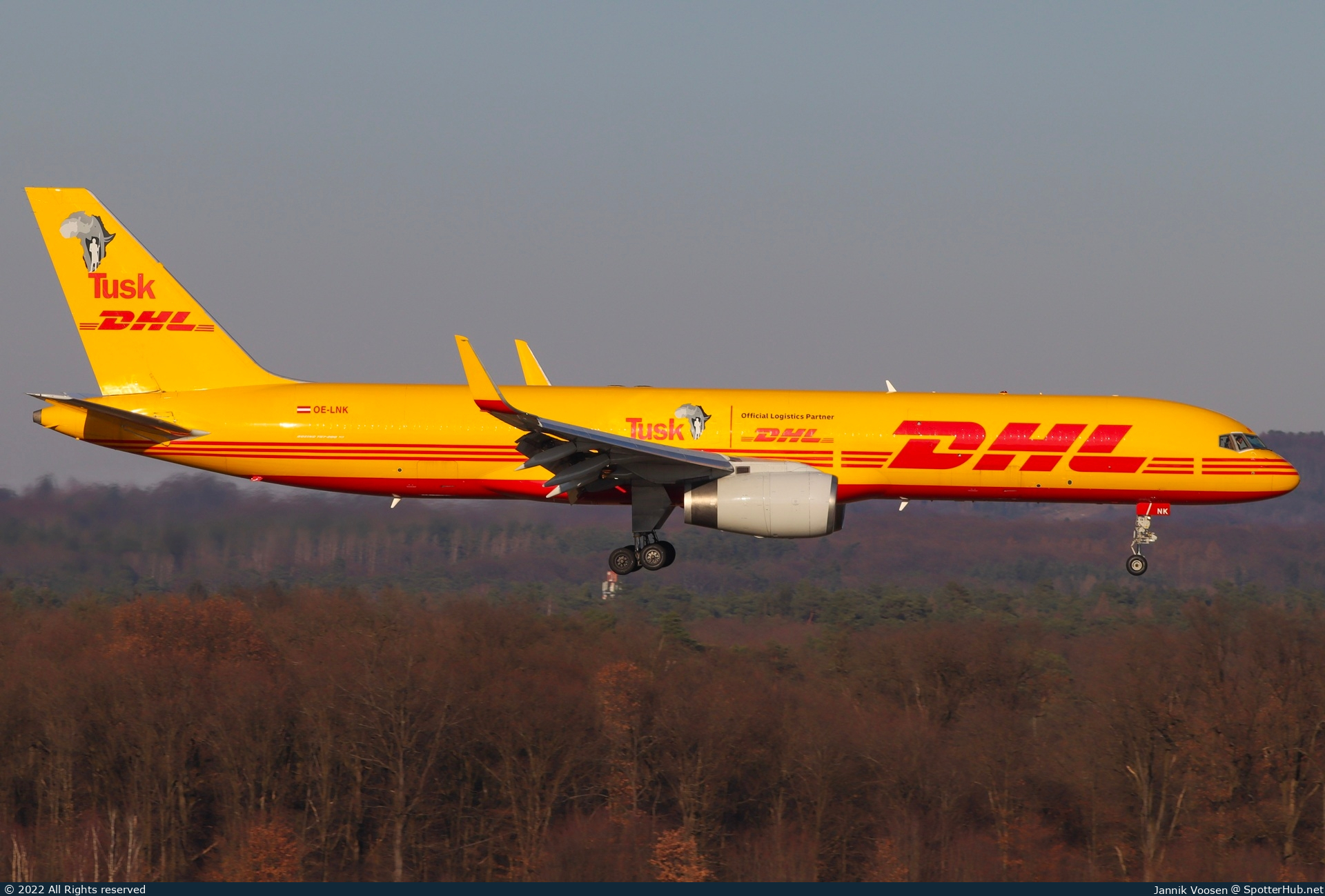 Photo of OE-LNK - Boeing 757-223(PCF) operated by DHL Air Austria