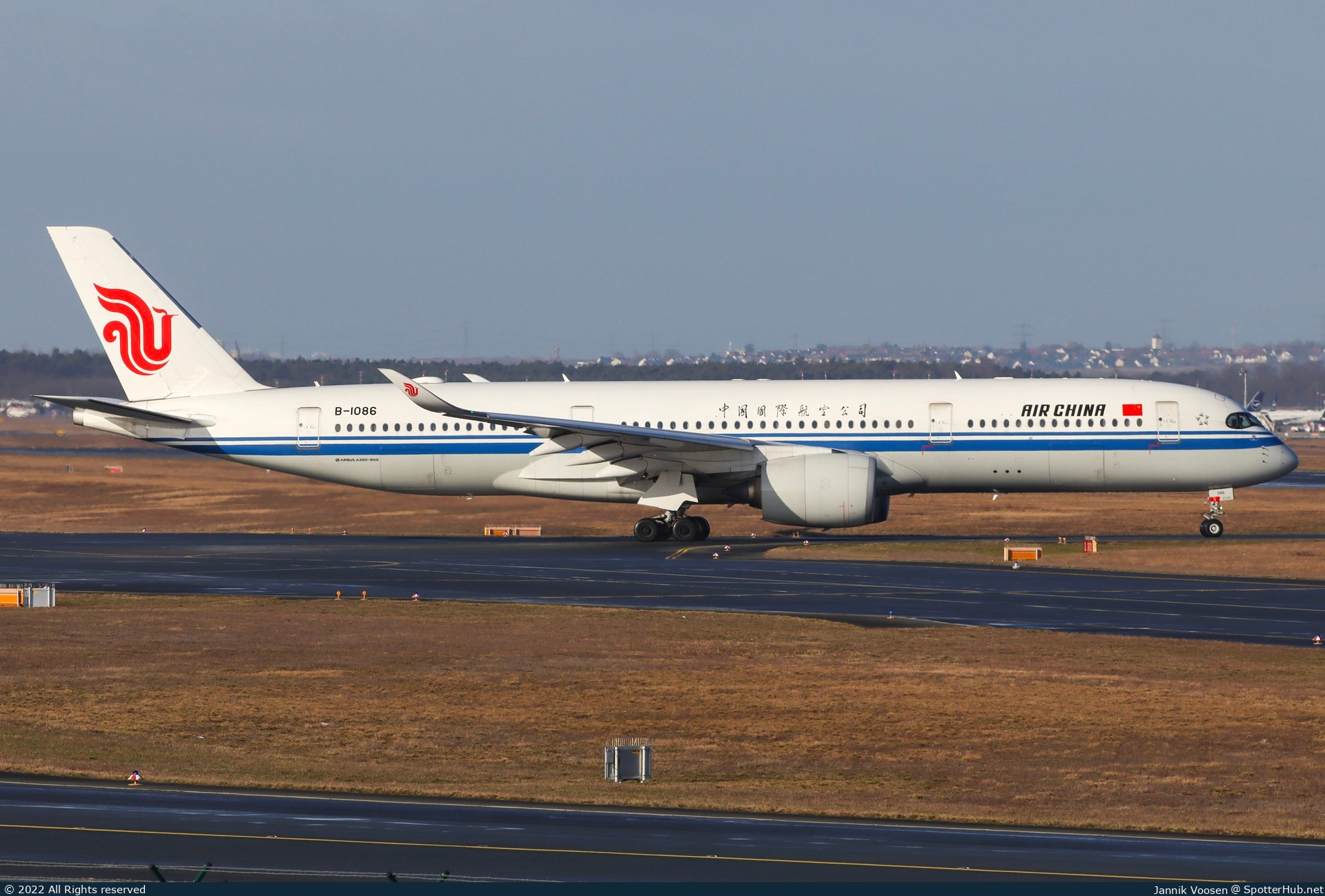 Photo of B-1086 - Airbus A350-941 operated by Air China