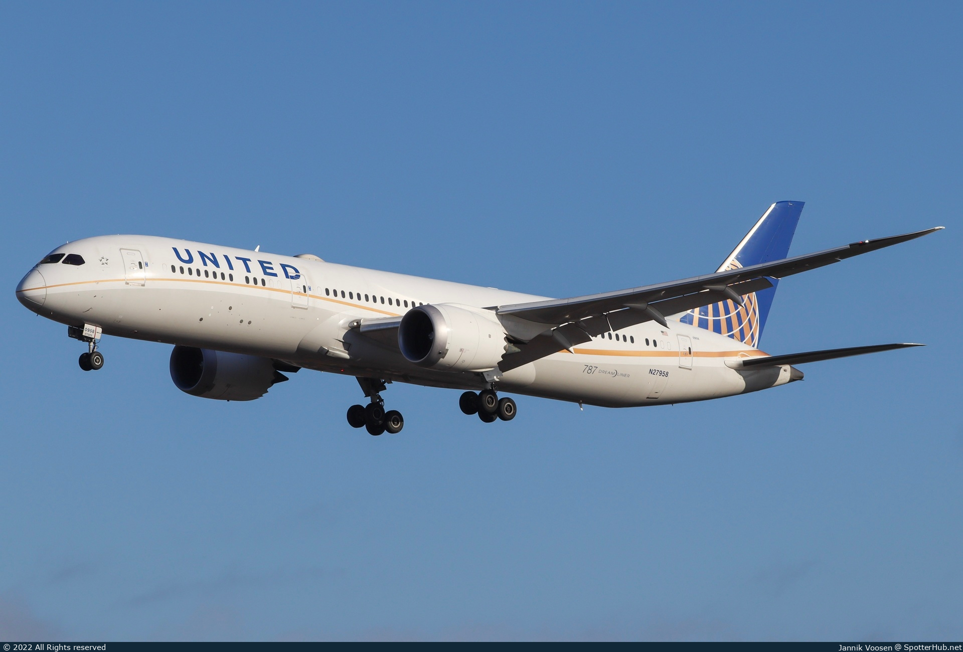 Photo of N27958 - Boeing 787-9 Dreamliner operated by United Airlines