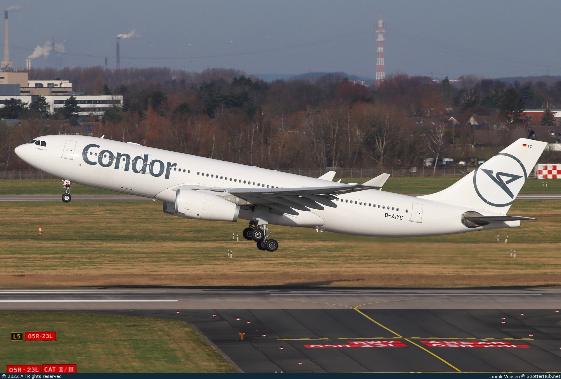 Photo of D-AIYC - Airbus A330-243 operated by Condor