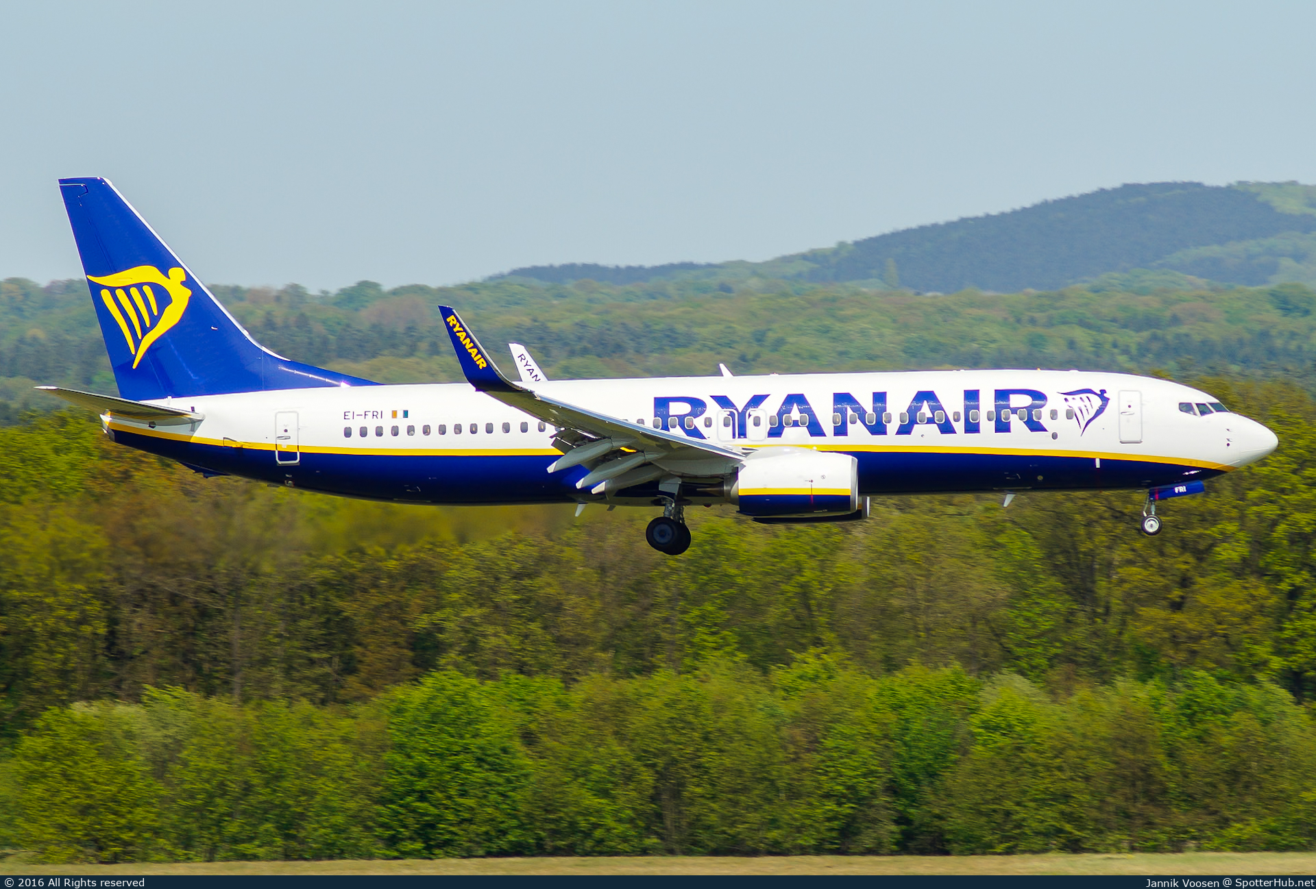 Photo of EI-FRI - Boeing 737-8AS operated by Ryanair