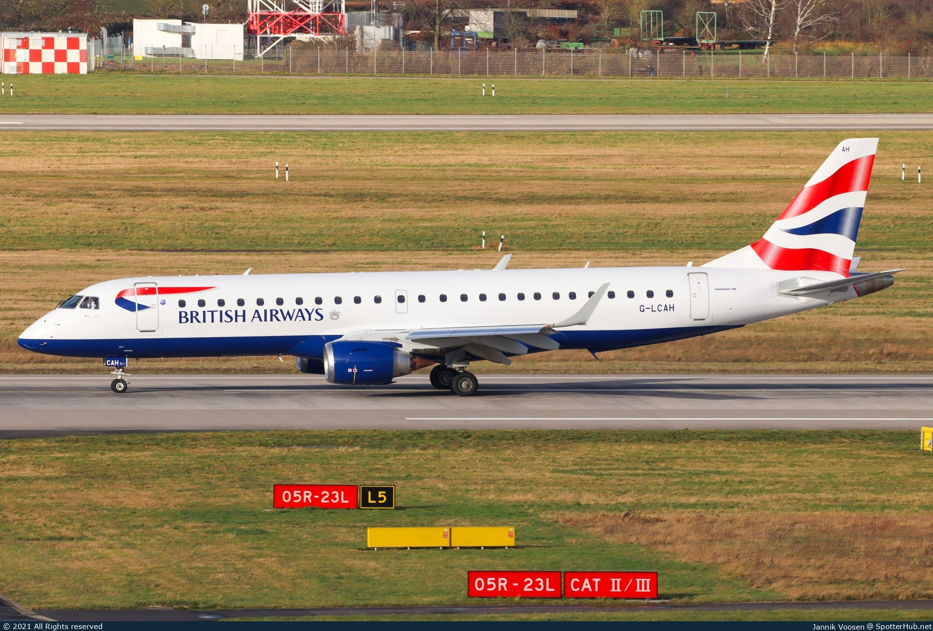 Photo of G-LCAH - Embraer ERJ-190SR operated by BA CityFlyer