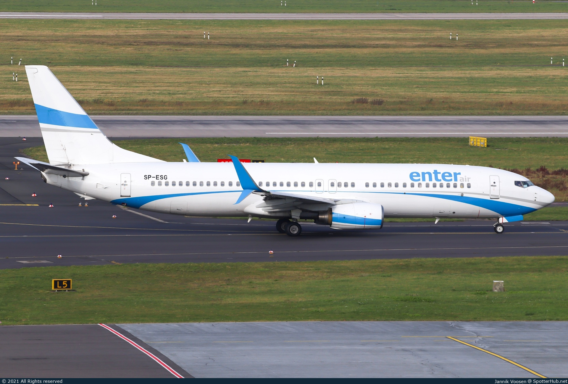 Photo of SP-ESG - Boeing 737-8Q8 operated by Enter Air