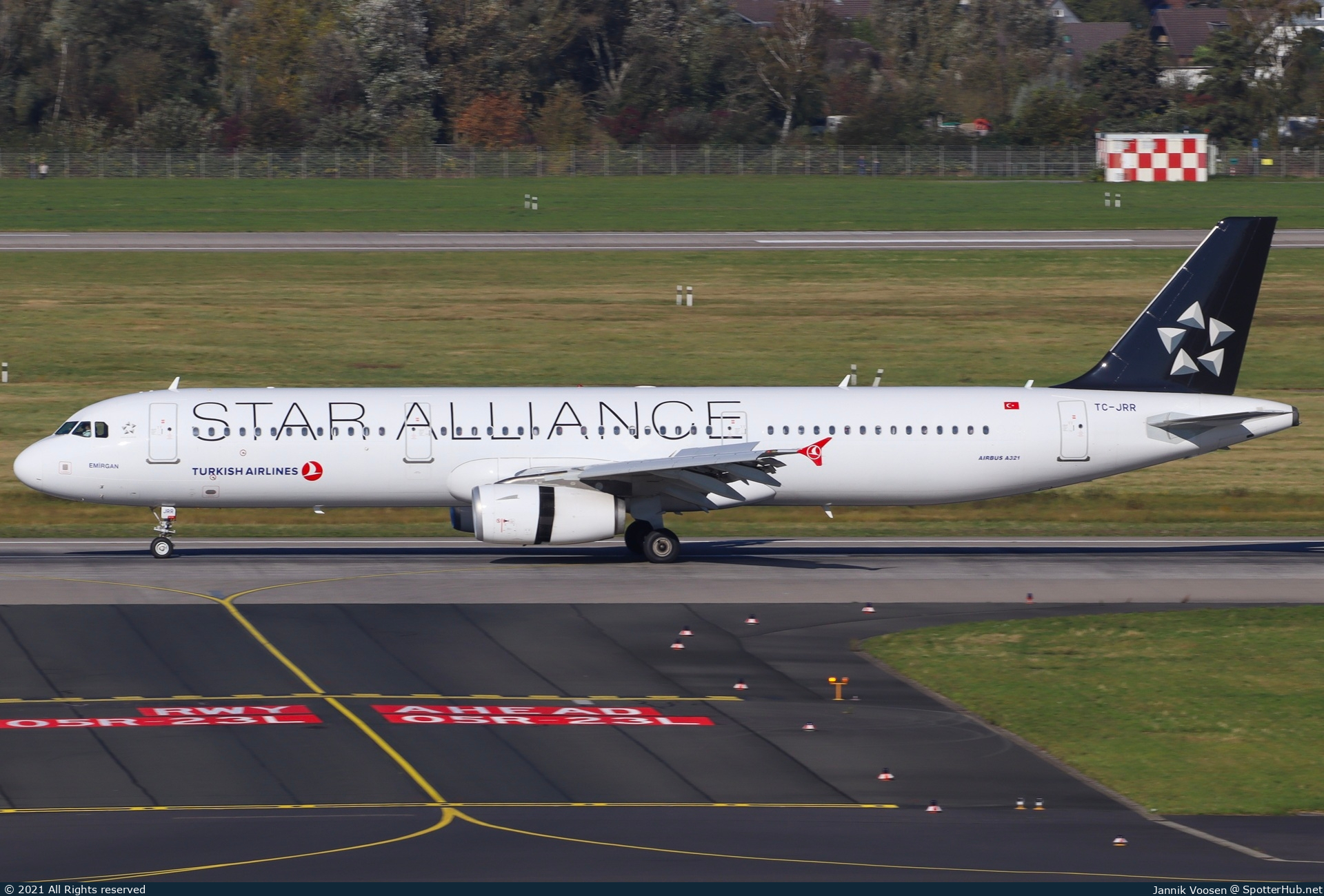 Photo of TC-JRR - Airbus A321-231 operated by Turkish Airlines