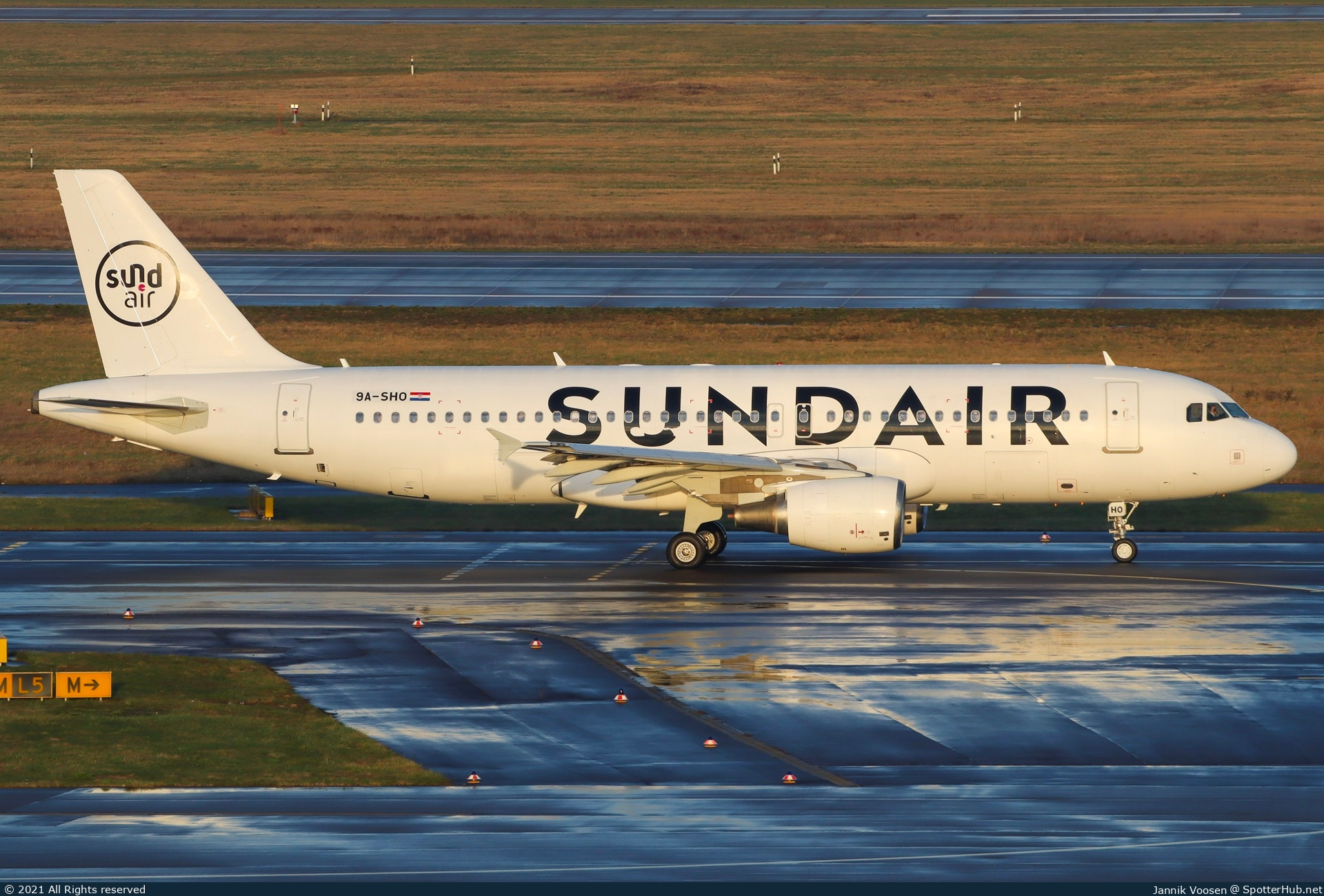 Photo of 9A-SHO - Airbus A320-214 operated by Sundair (opb Fly Air41 Airways)