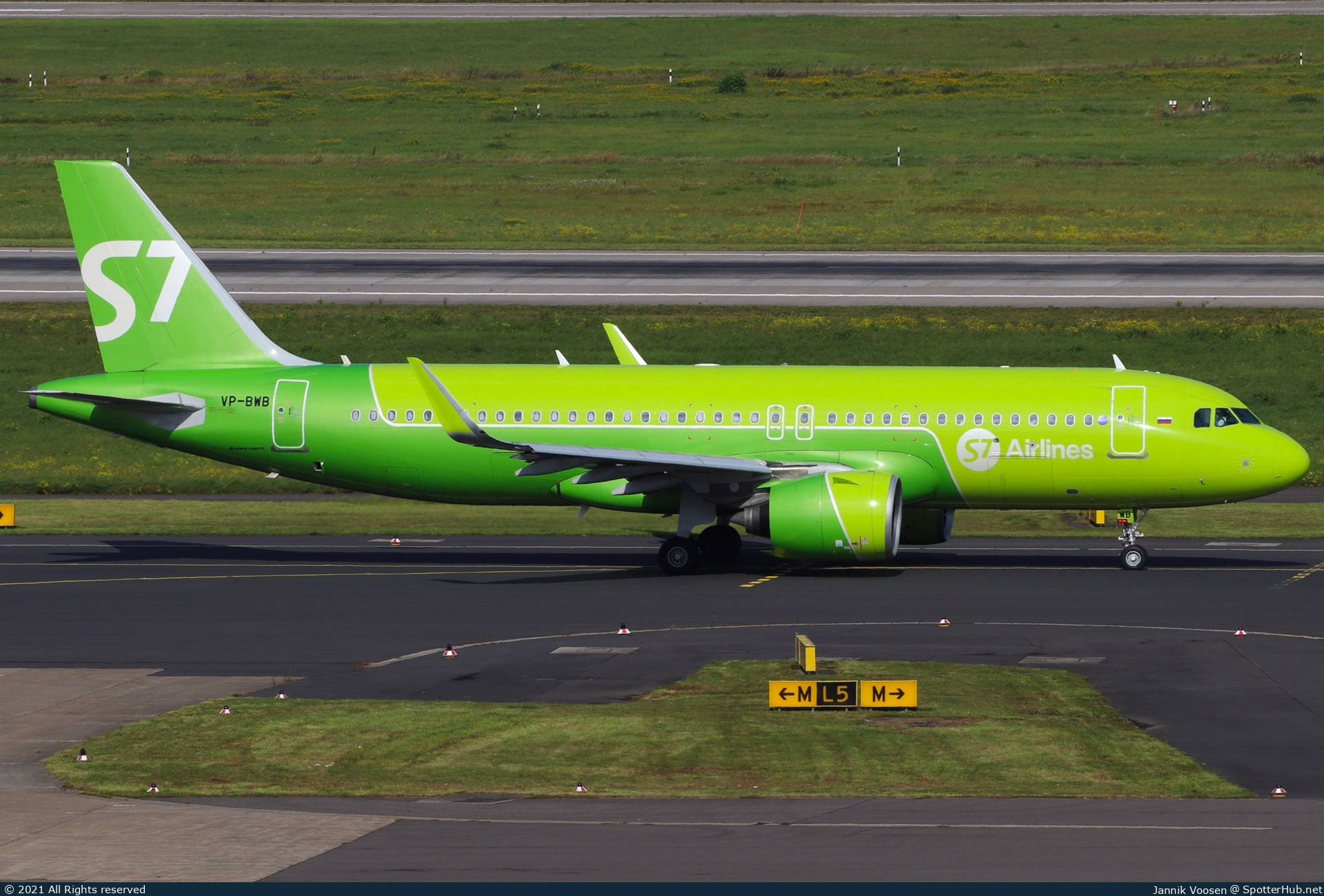 Photo of VP-BWB - Airbus A320-271N operated by S7 Airlines