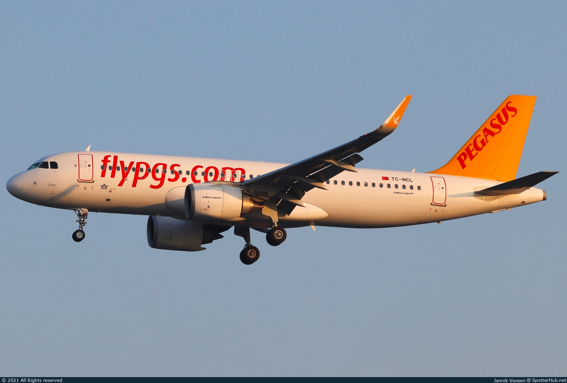 Photo of TC-NCL - Airbus A320-251N operated by Pegasus Airlines