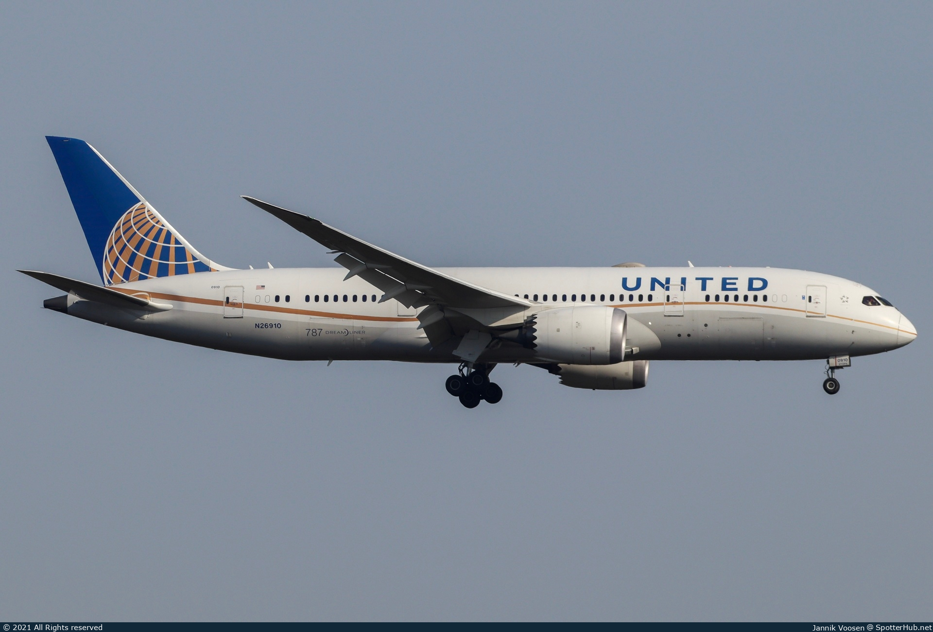 Photo of N26910 - Boeing 787-8 Dreamliner operated by United Airlines