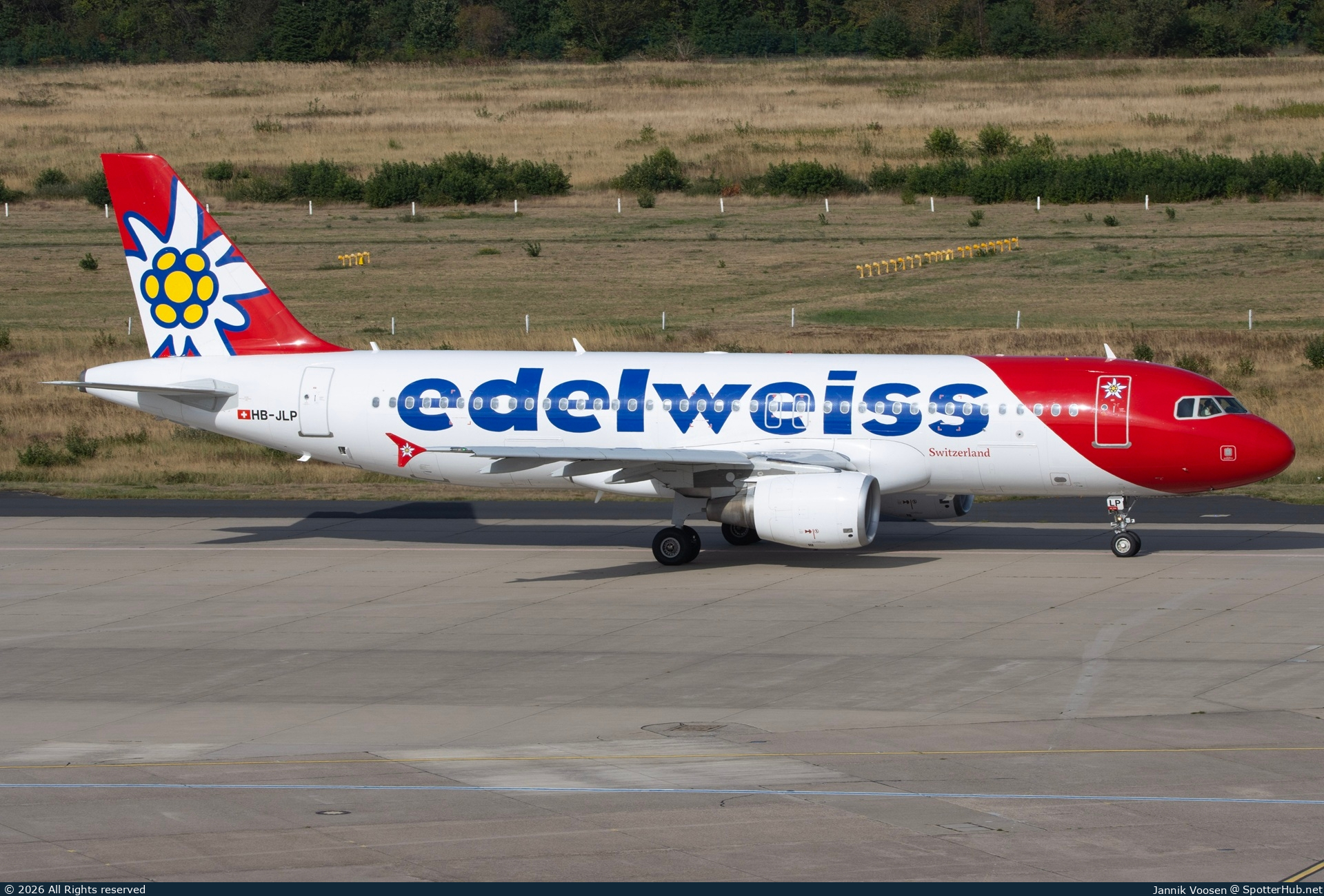 Photo of HB-JLP - Airbus A320-214 operated by Edelweiss Air