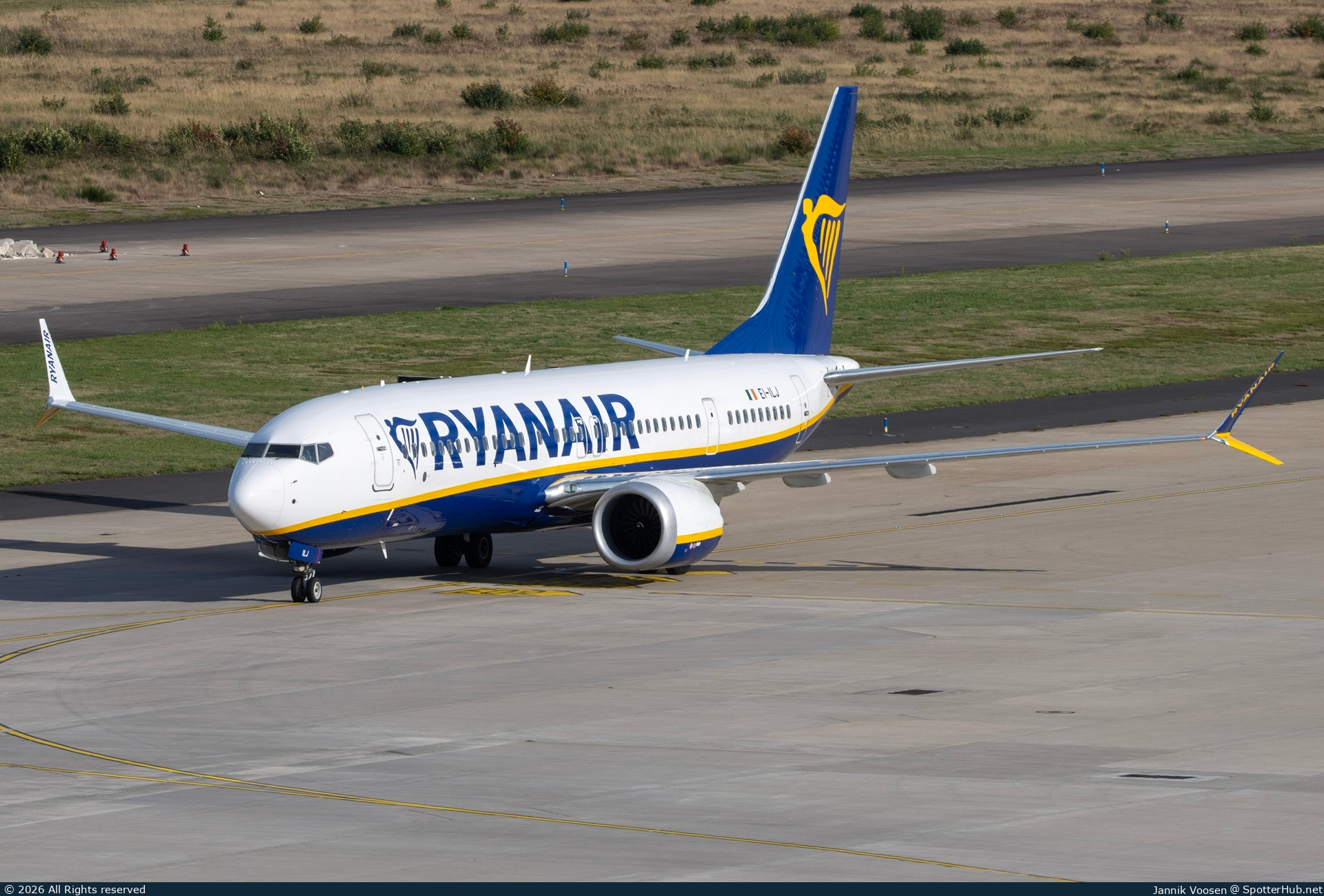 Photo of EI-ILJ - Boeing 737 MAX 8-200 operated by Ryanair