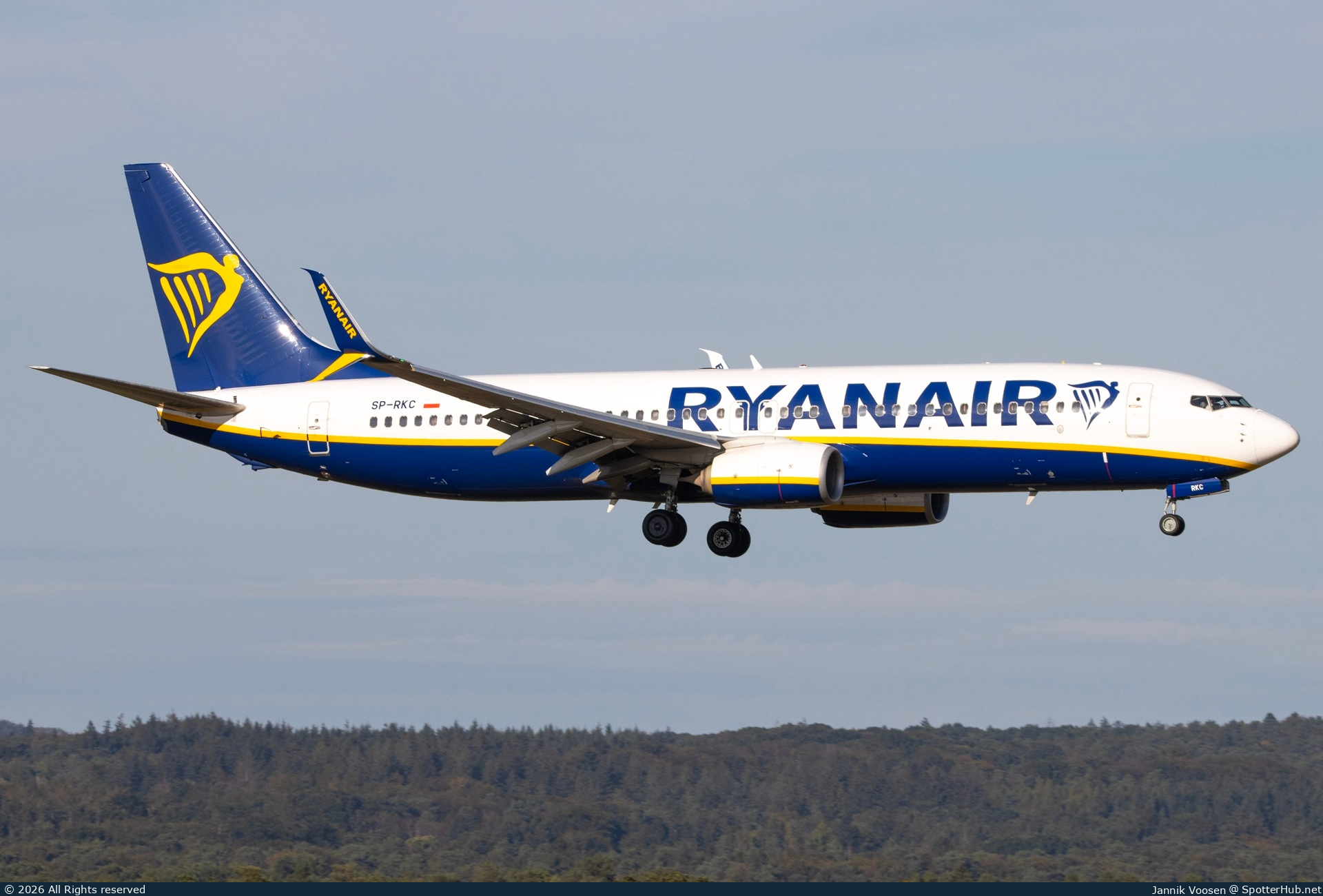 Photo of SP-RKC - Boeing 737-8AS operated by Ryanair (opb Buzz)