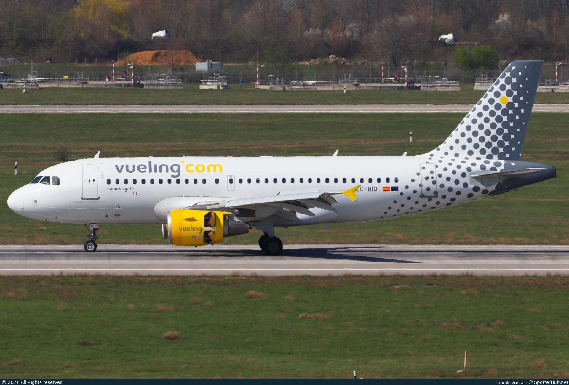 Photo of EC-MIQ - Airbus A319-112 operated by Vueling