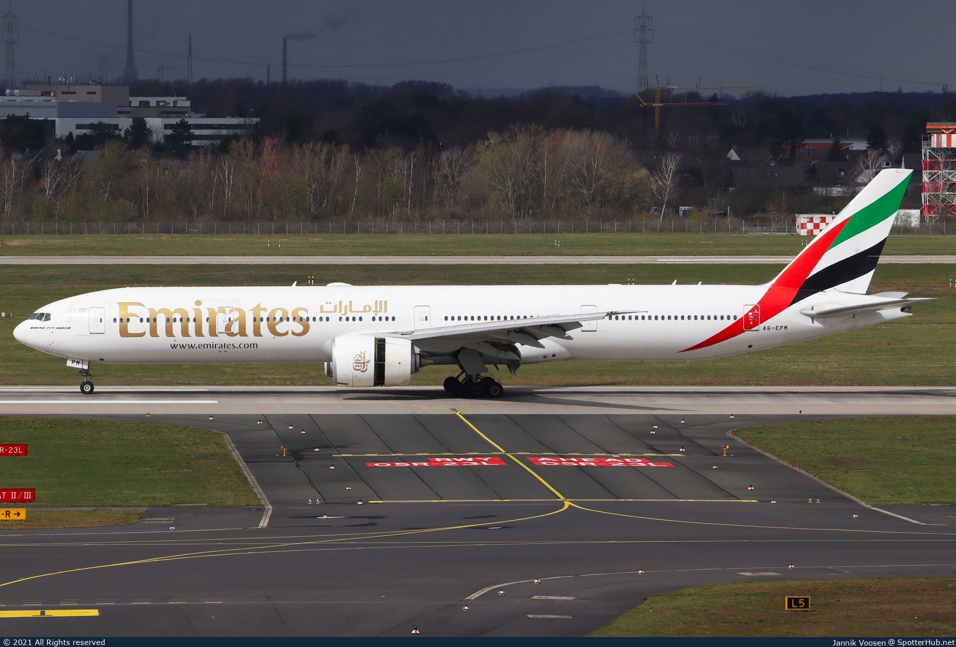 Photo of A6-EPM - Boeing 777-31H(ER) operated by Emirates