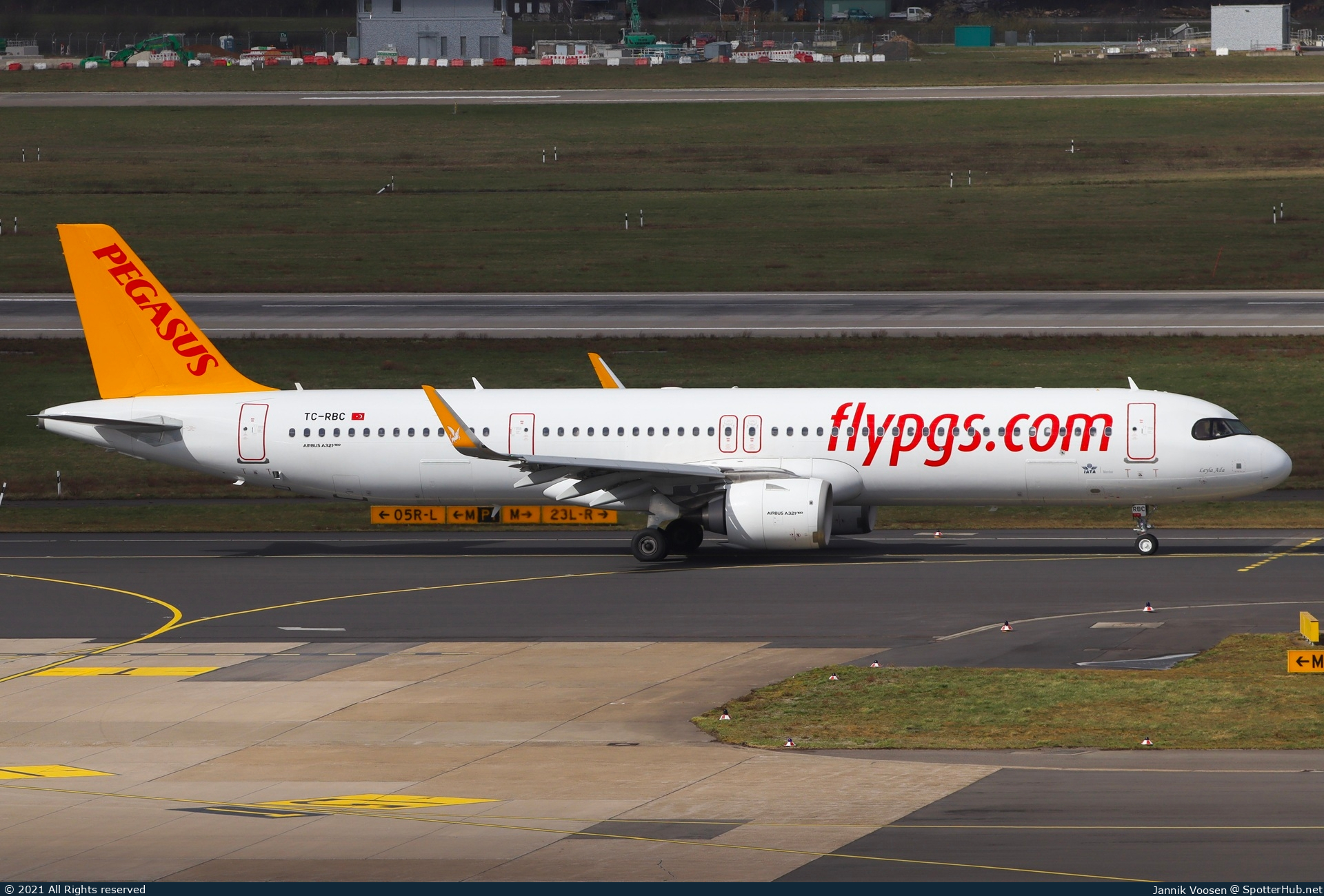 Photo of TC-RBC - Airbus A321-251NX operated by Pegasus Airlines