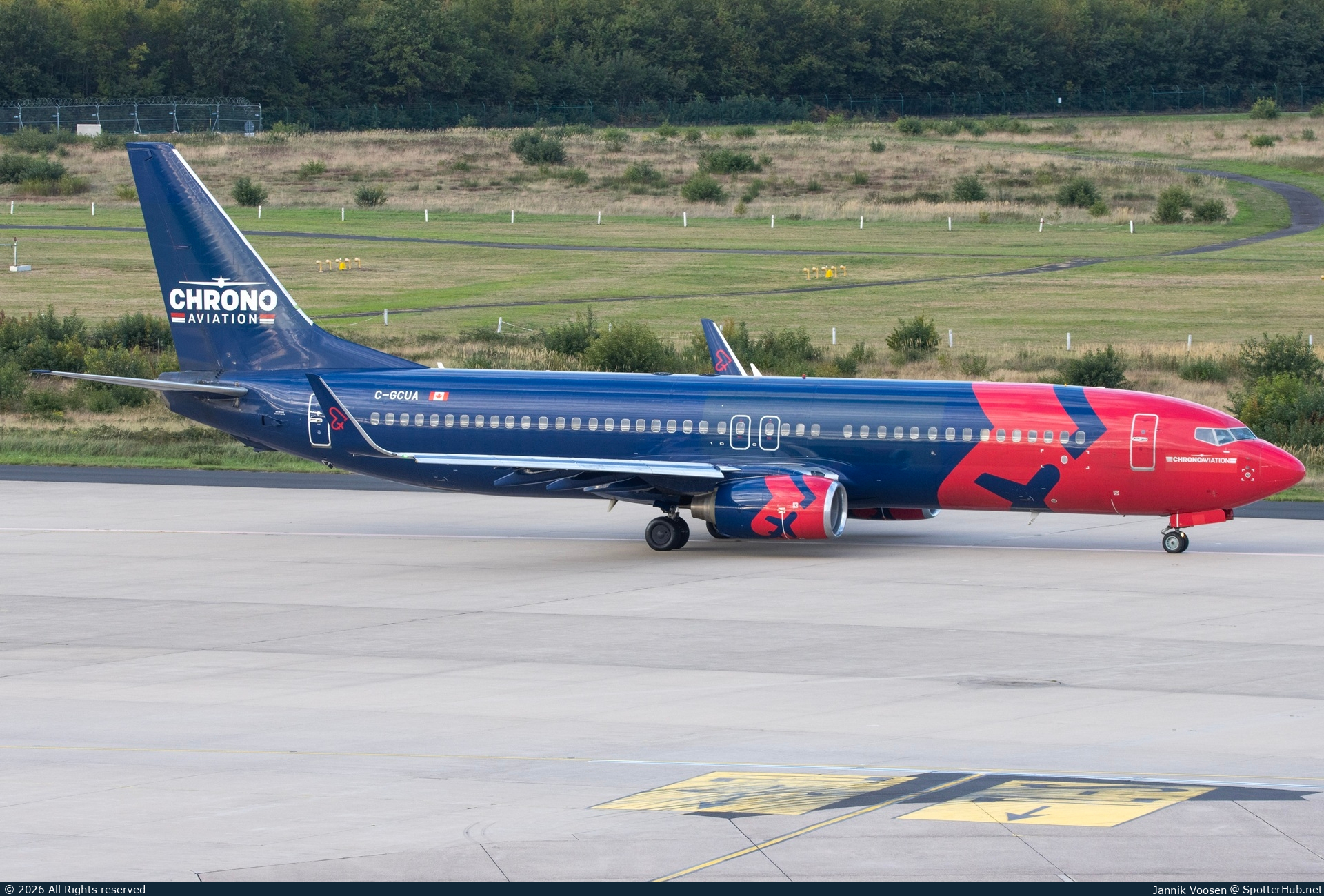 Photo of C-GCUA - Boeing 737-8Q8 operated by Chrono Aviation