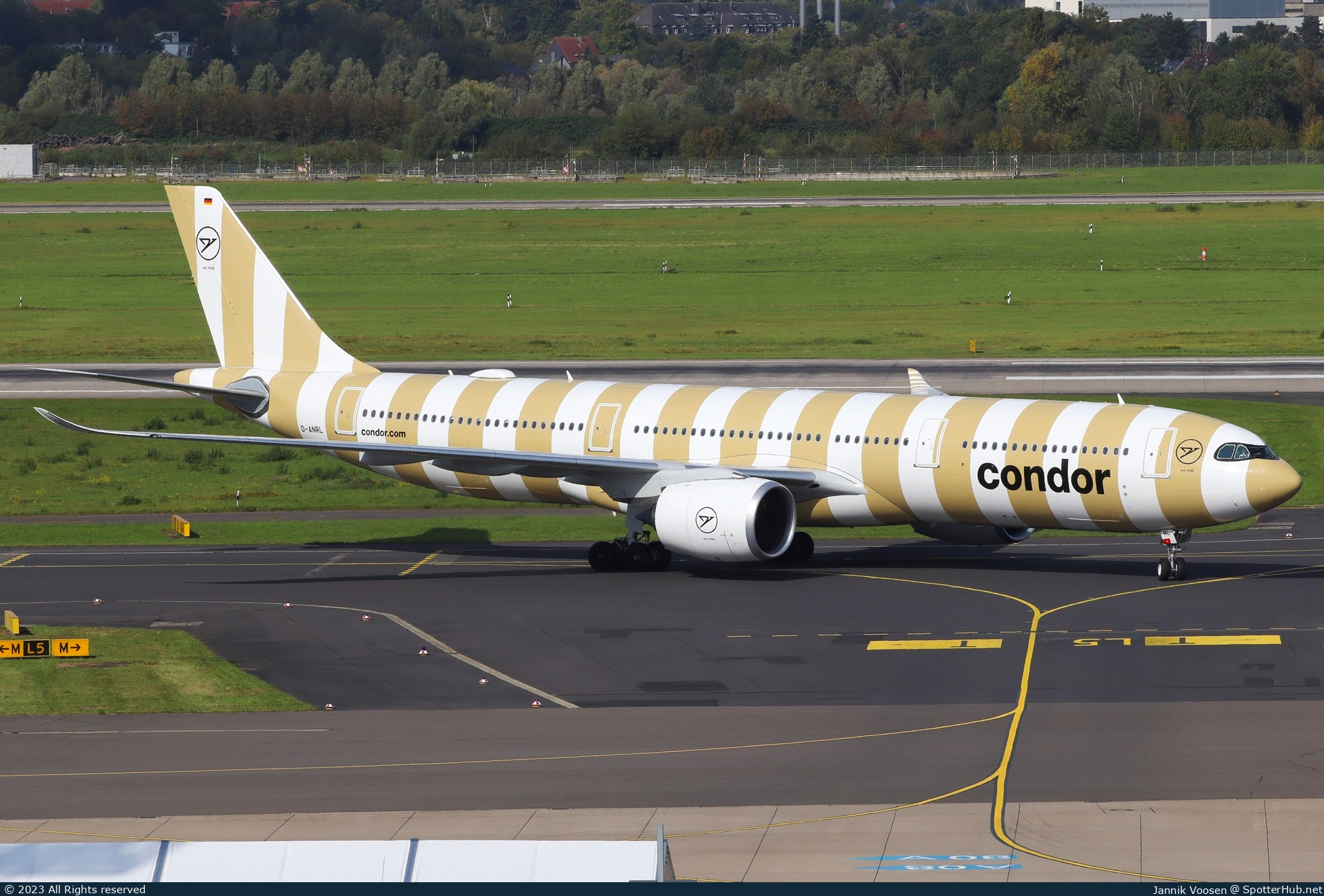 Photo of D-ANRL - Airbus A330-941 operated by Condor