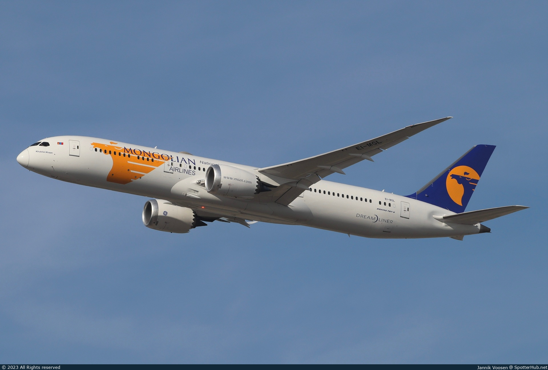 Photo of EI-MGL - Boeing 787-9 Dreamliner operated by MIAT Mongolian Airlines