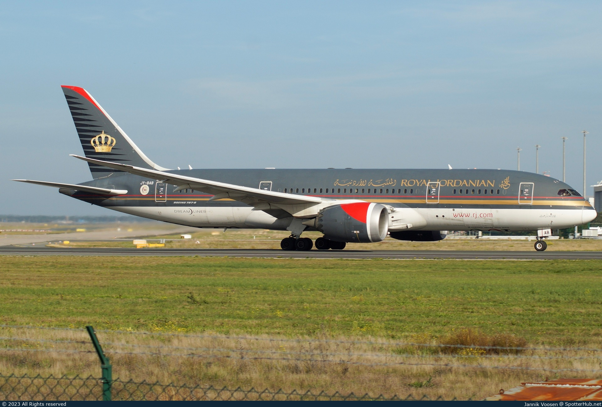 Photo of JY-BAB - Boeing 787-8 Dreamliner operated by Royal Jordanian Airlines