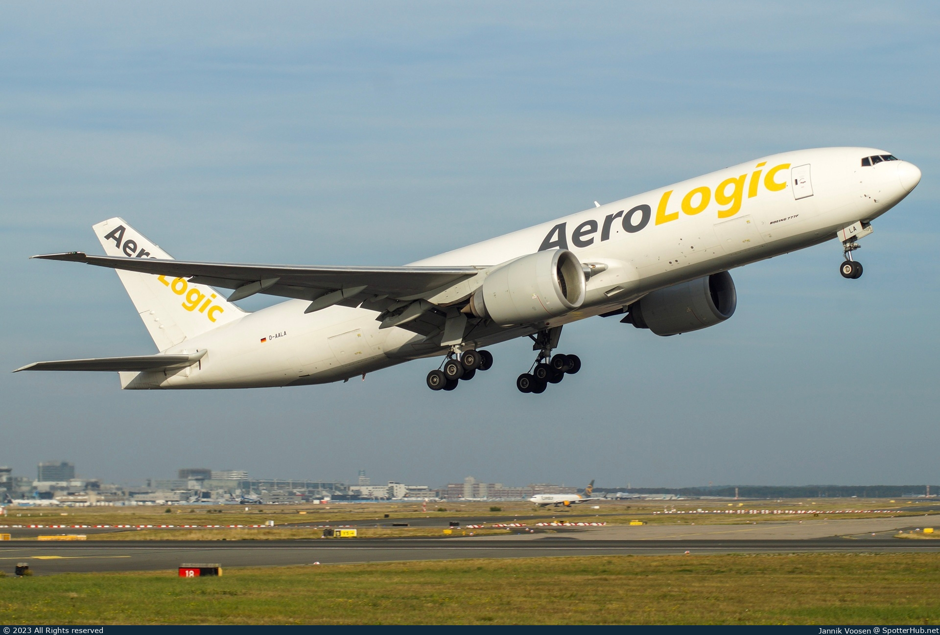 Photo of D-AALA - Boeing 777-FZN operated by AeroLogic
