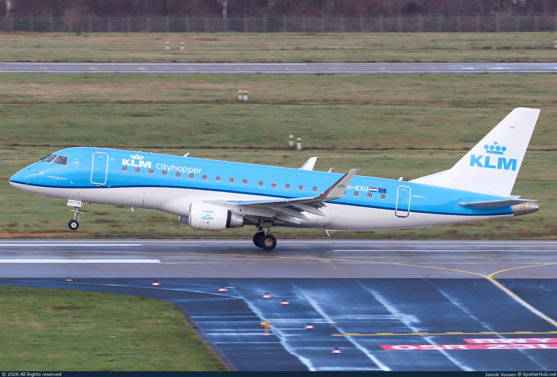 Photo of PH-EXU - Embraer ERJ-175STD operated by KLM Cityhopper
