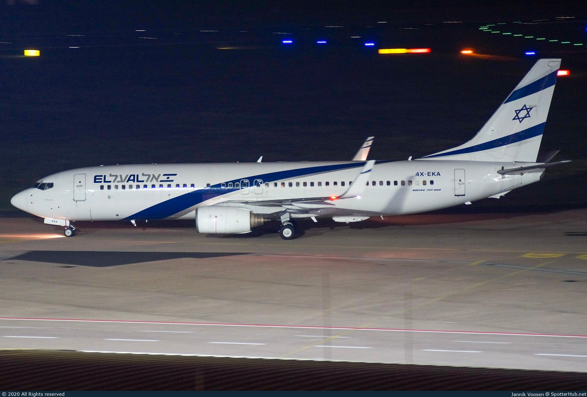 Photo of 4X-EKA - Boeing 737-858 operated by El Al Israel Airlines