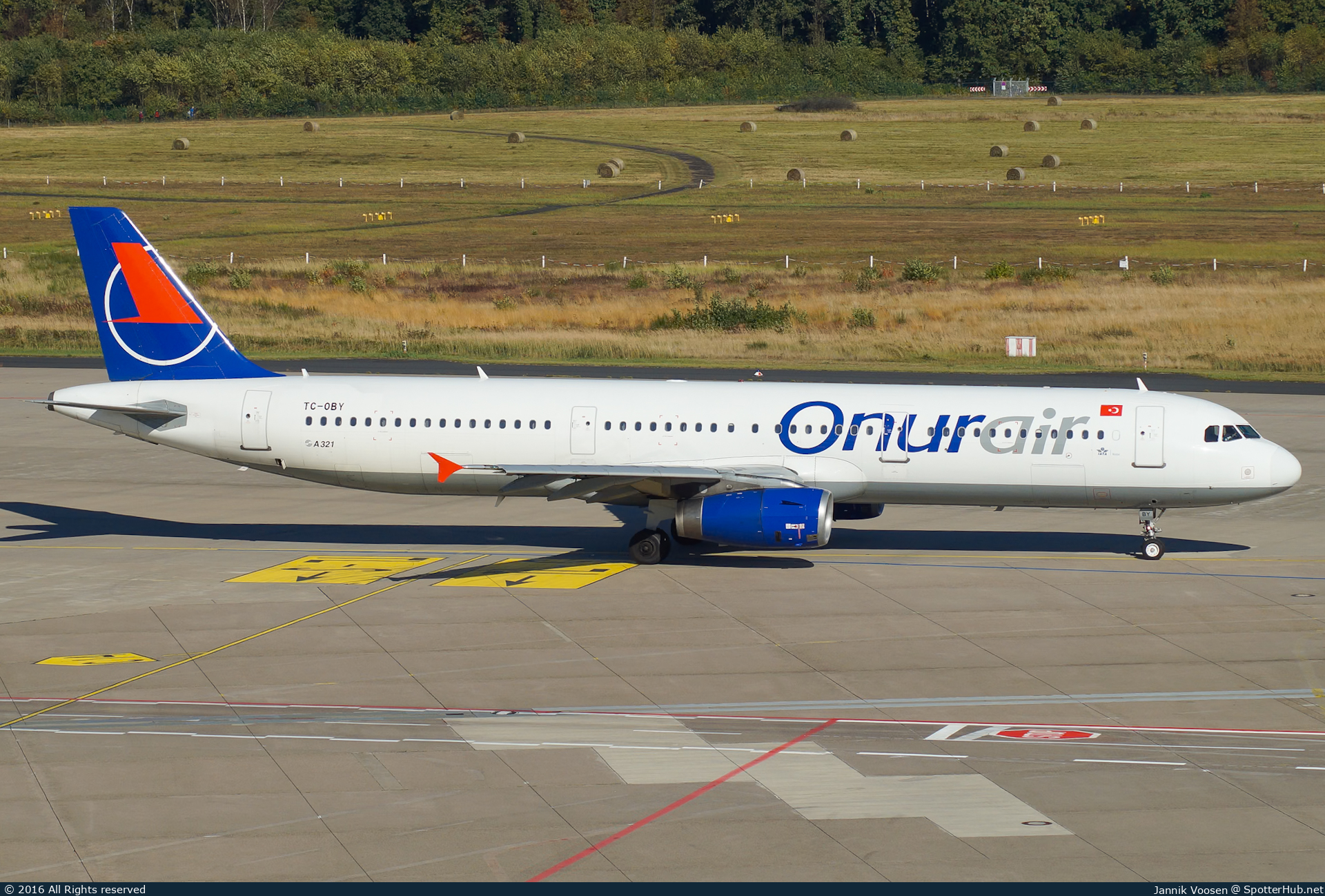 Photo of TC-OBY - Airbus A321-211 operated by Onur Air