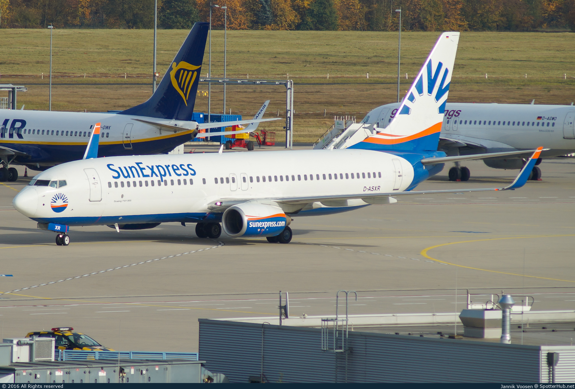 Photo of D-ASXR - Boeing 737-86J operated by SunExpress Germany