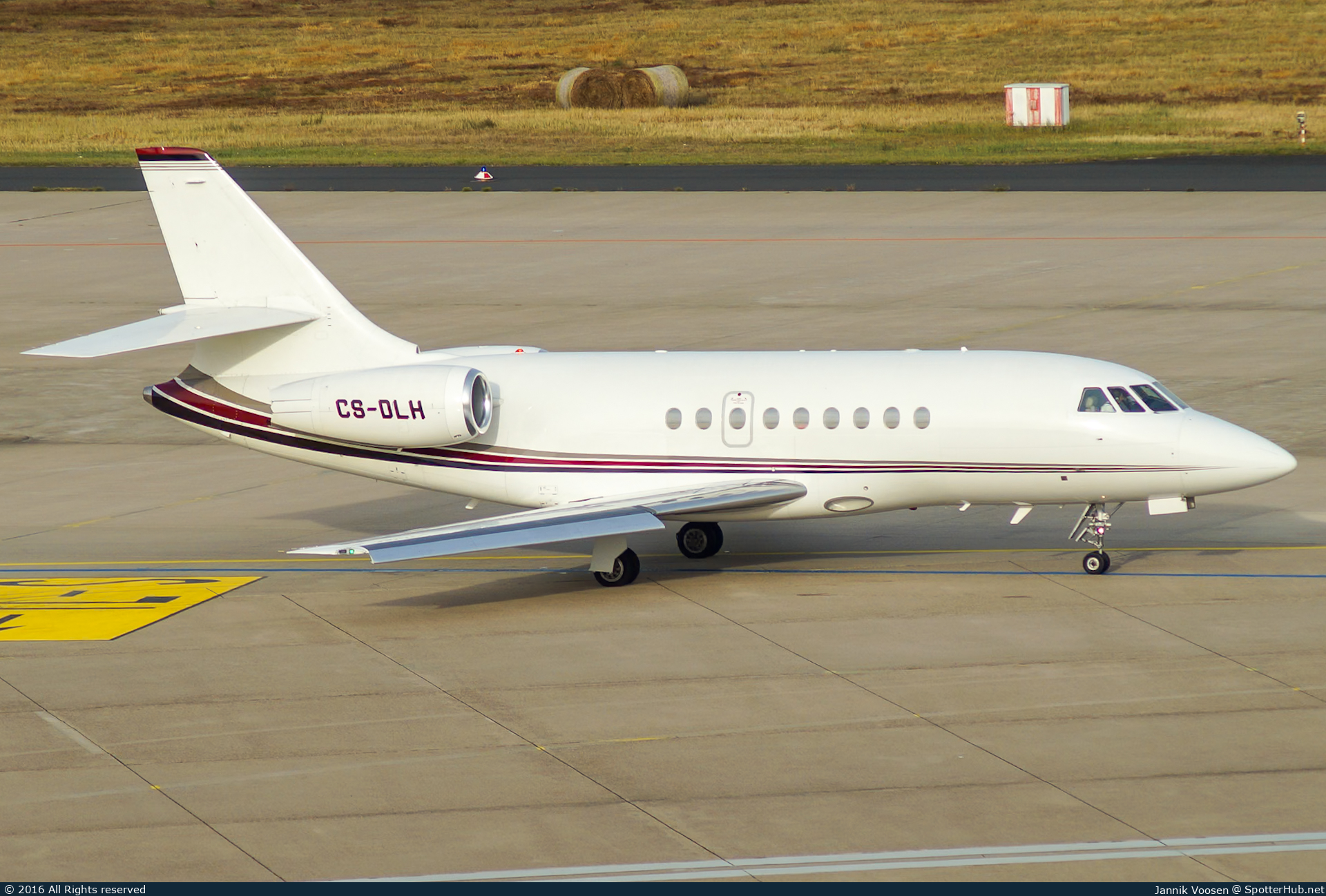 Photo of CS-DLH - Dassault Falcon 2000EX operated by NetJets Europe