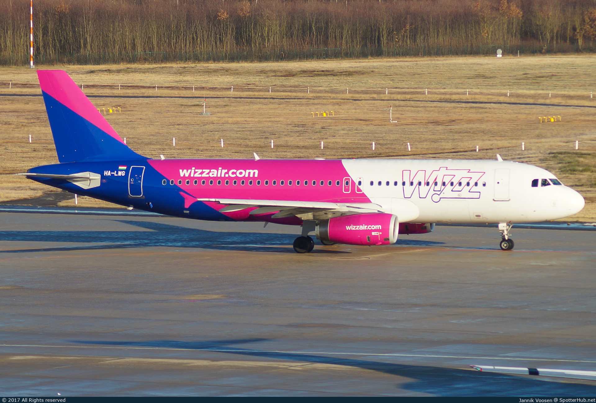 Photo of HA-LWG - Airbus A320-232 operated by Wizz Air