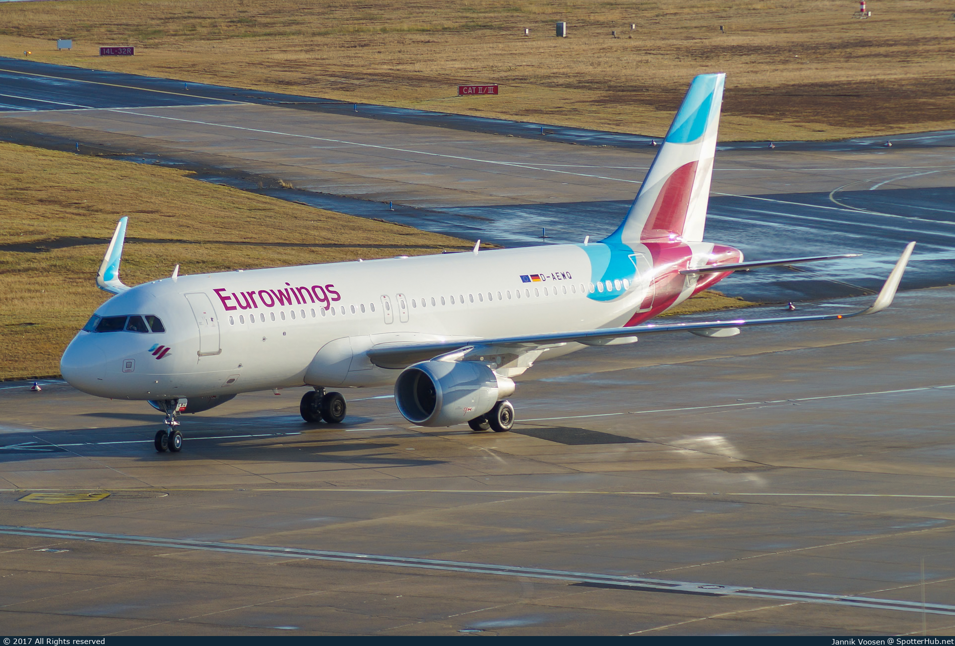 Photo of D-AEWQ - Airbus A320-214 operated by Eurowings