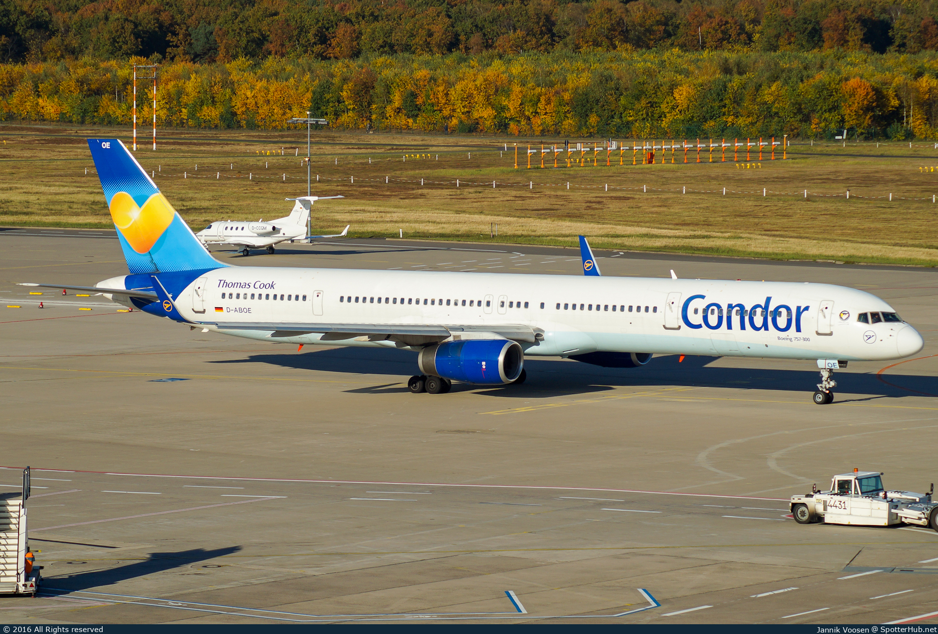 Photo of D-ABOE - Boeing 757-330 operated by Condor