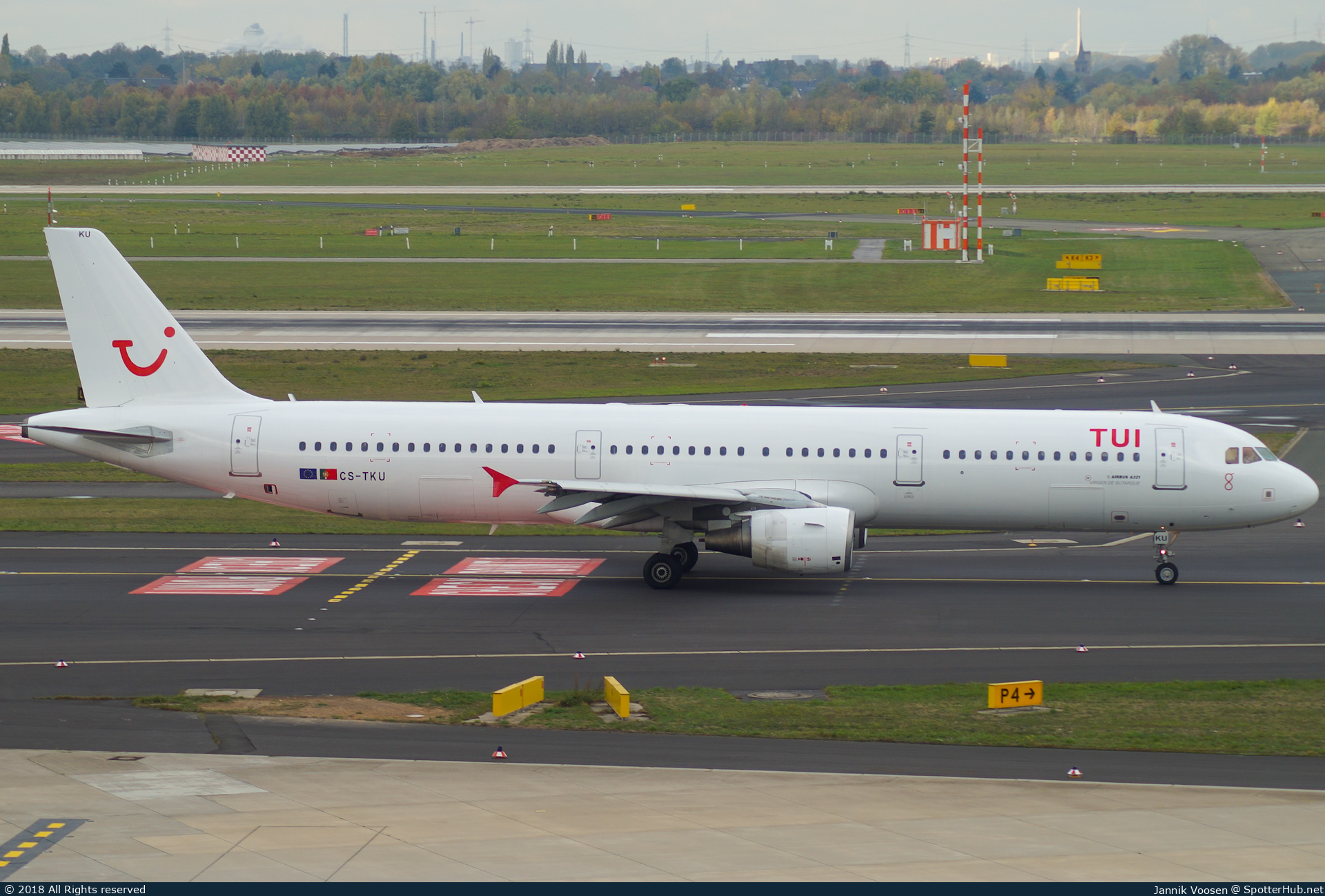 Photo of CS-TKU - Airbus A321-211 operated by TUIfly (opb Galistair)