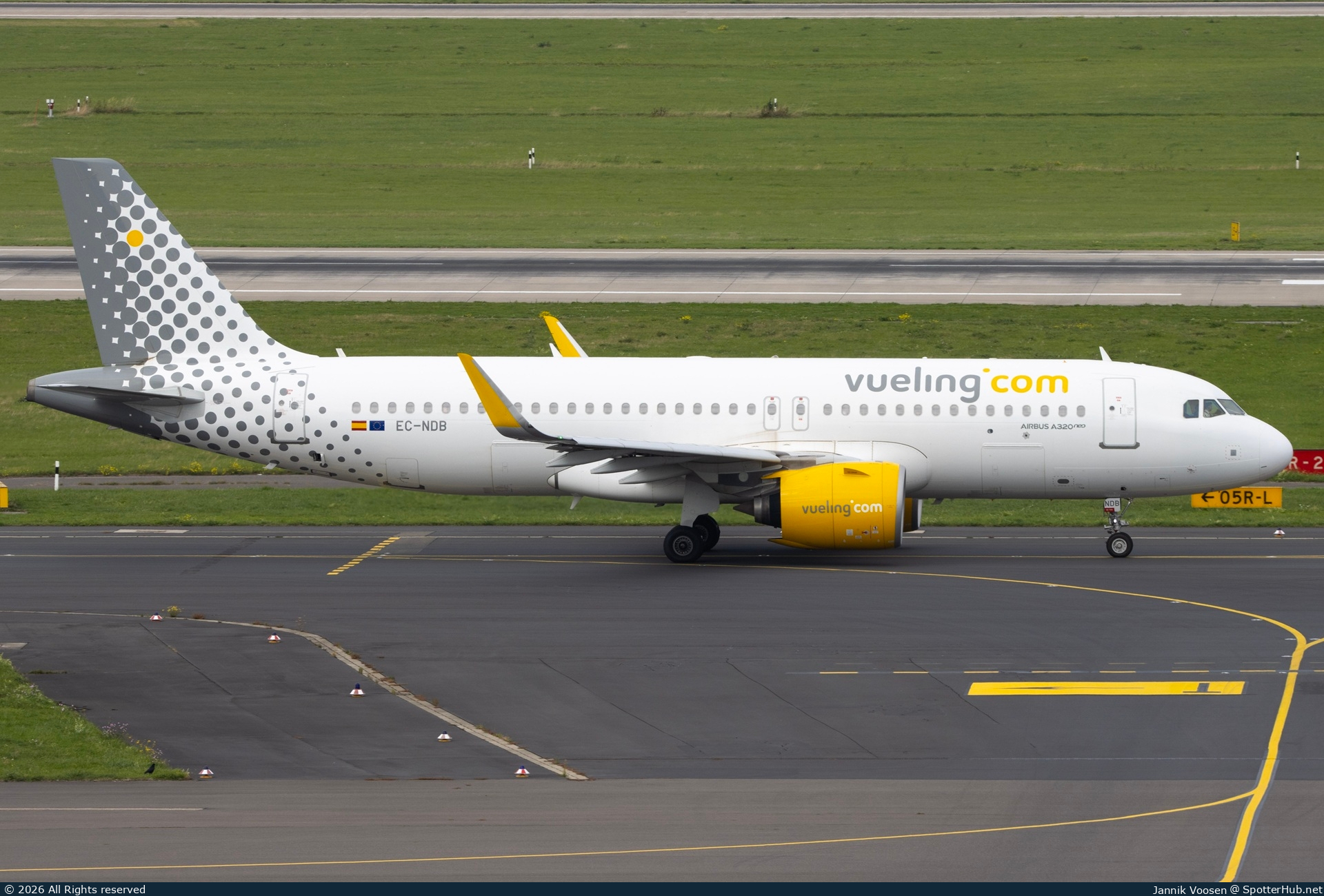 Photo of EC-NDB - Airbus A320-271N operated by Vueling
