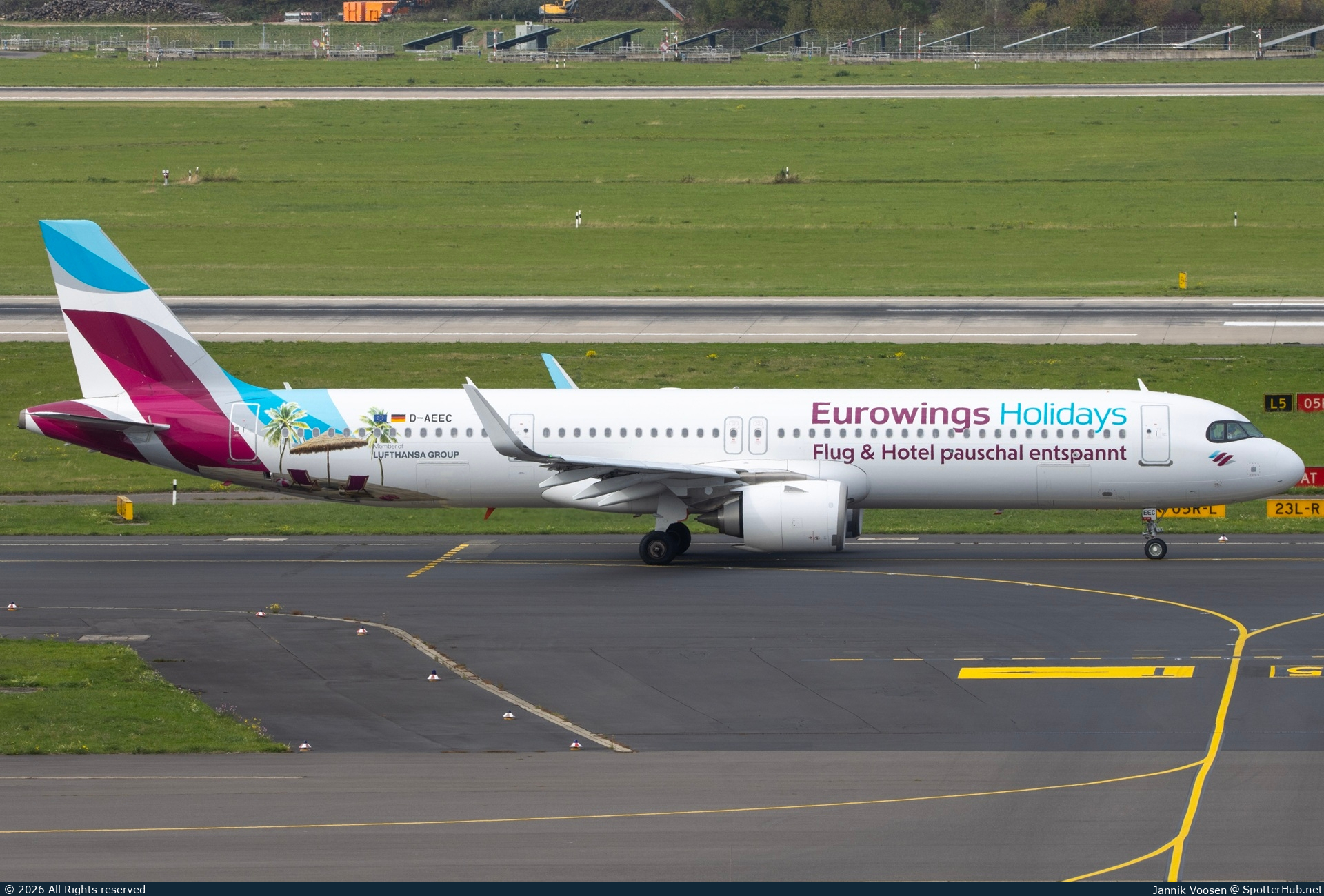 Photo of D-AEEC - Airbus A321-251NX operated by Eurowings